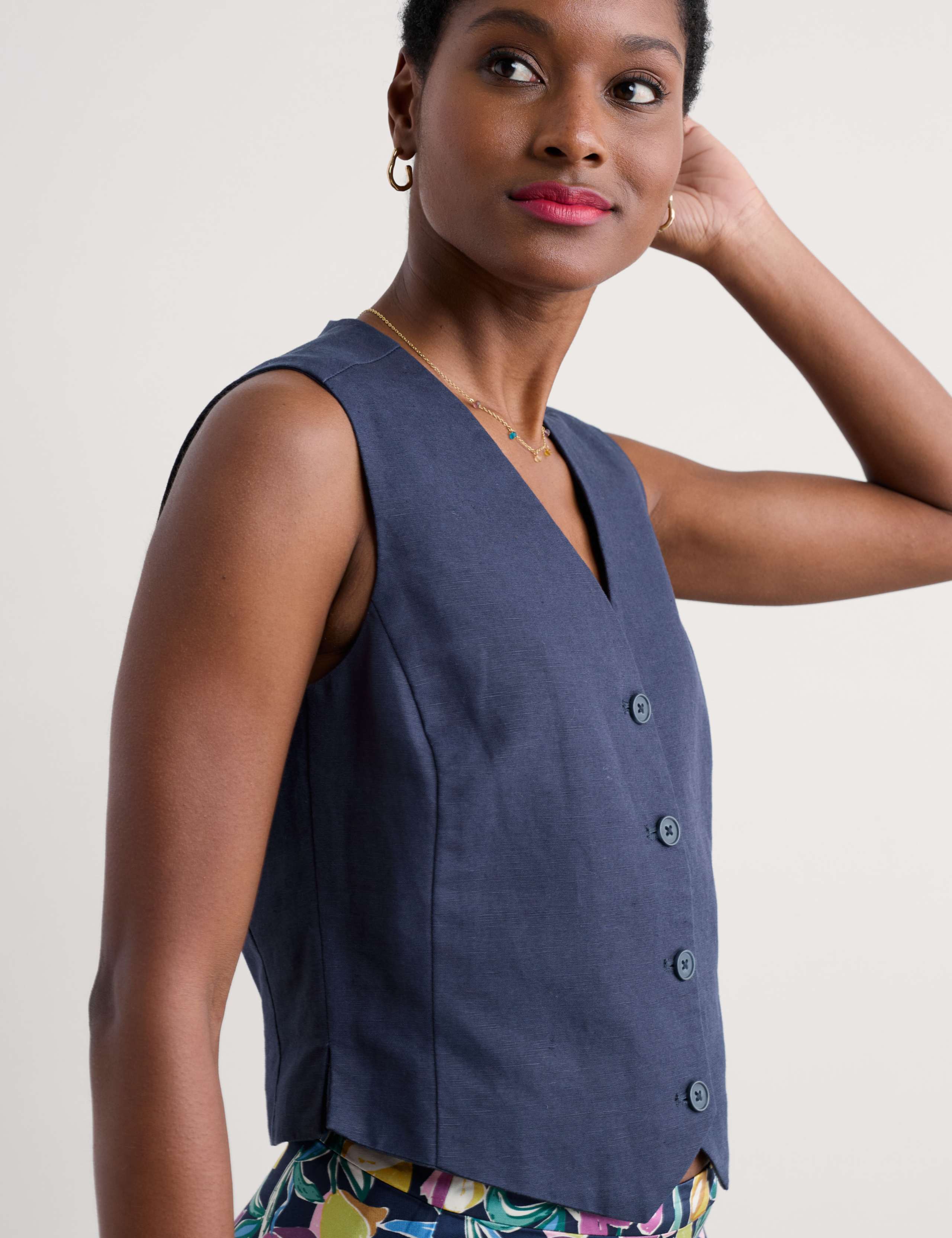 Pure Linen Waistcoat 3 of 4