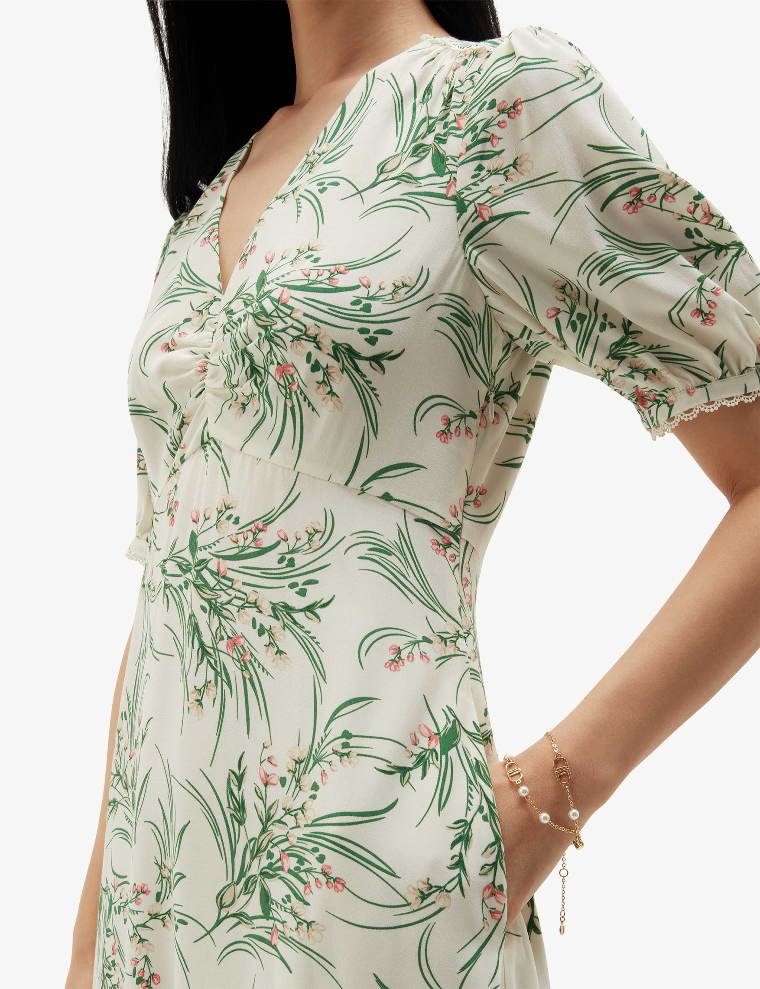 Floral V-Neck Skater Tea Dress 4 of 5