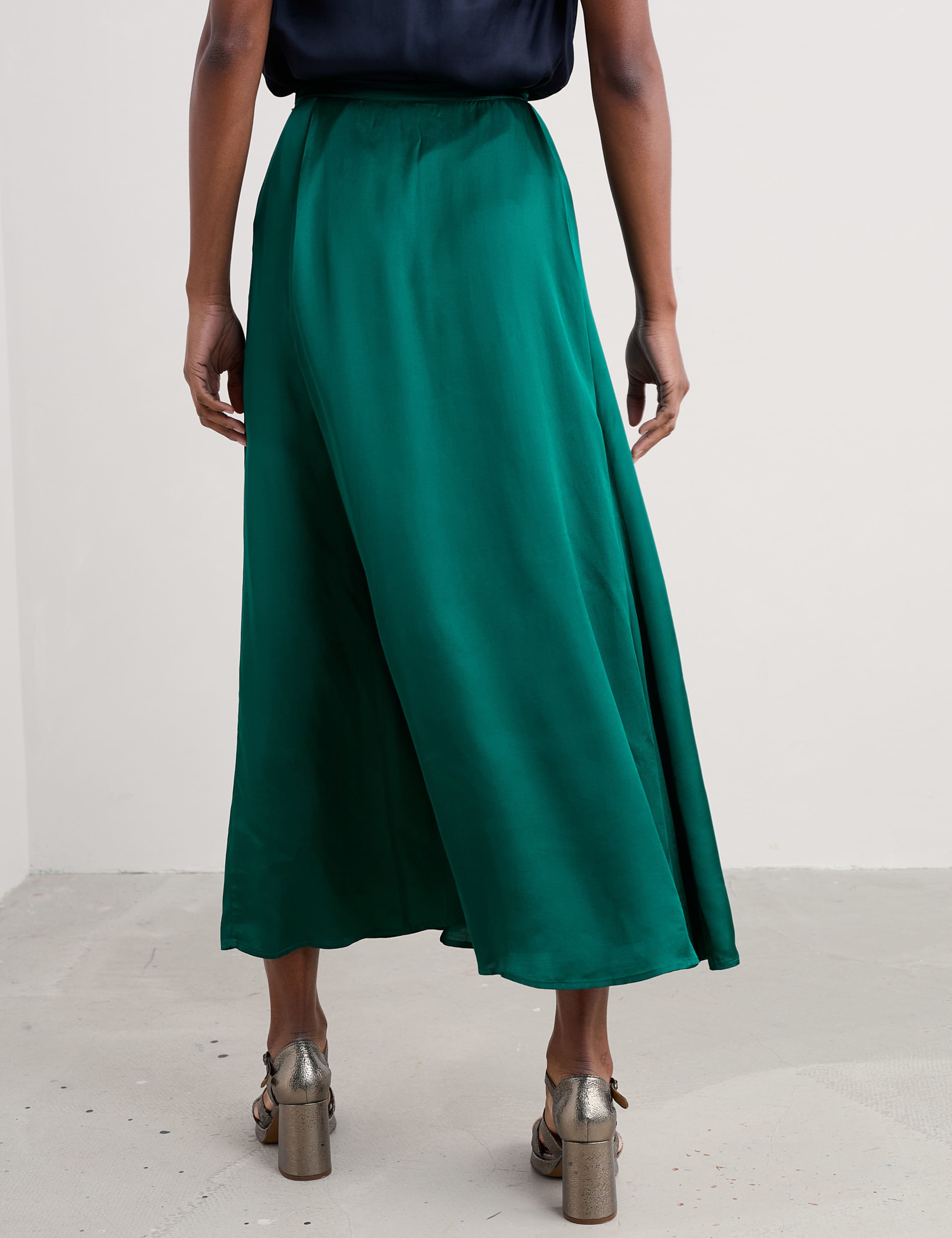 Midaxi A-line Skirt 3 of 4