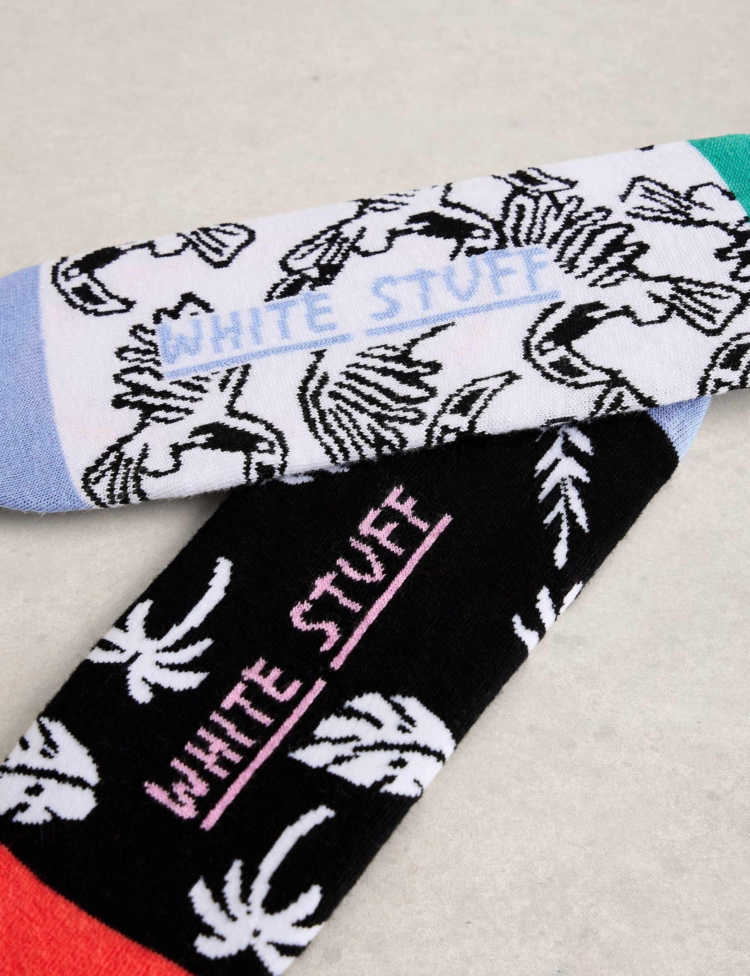 2 Pack Cotton Rich Patterned Trainer Socks 2 of 2