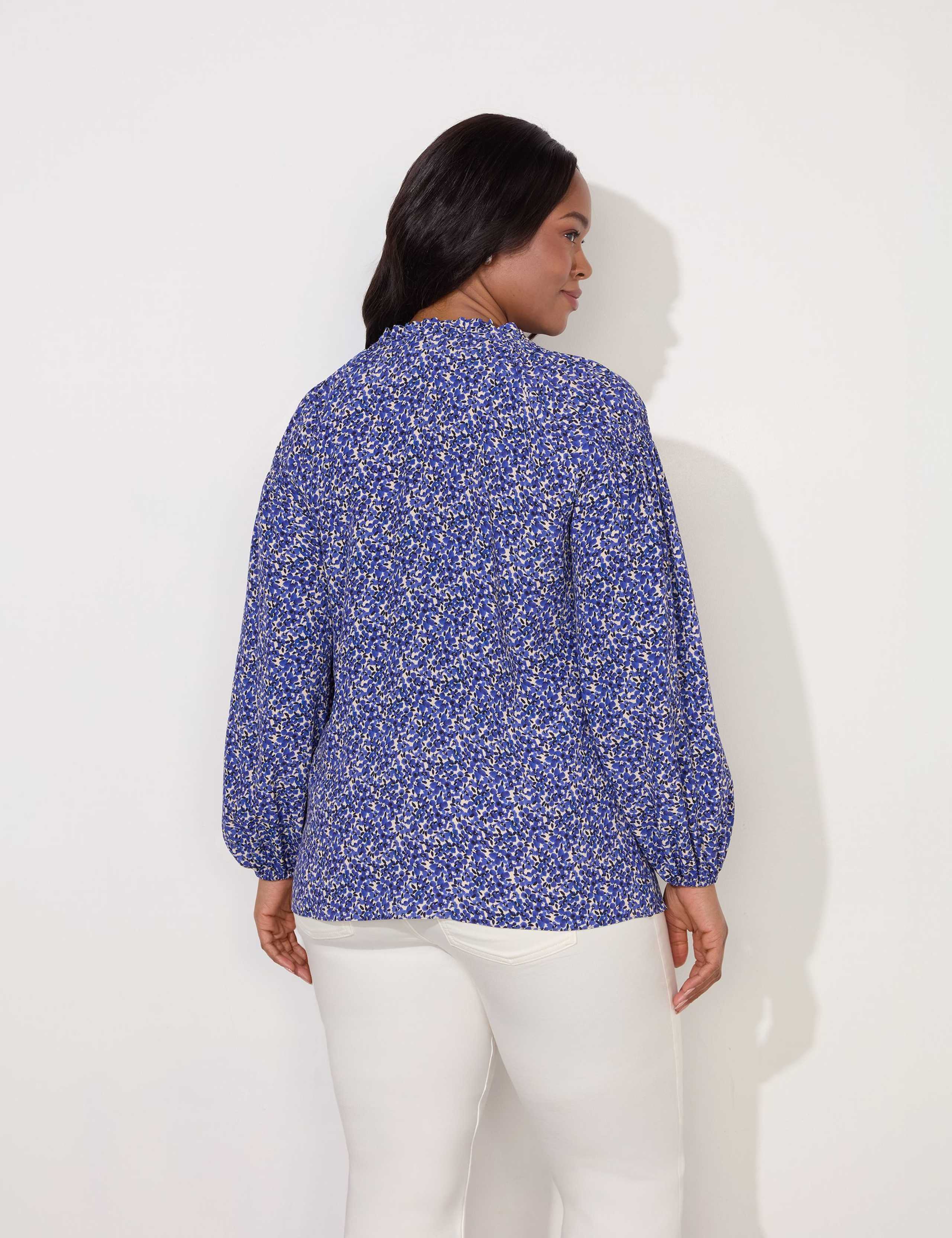 Ditsy Floral V-Neck Shirred Detail Blouse 3 of 4