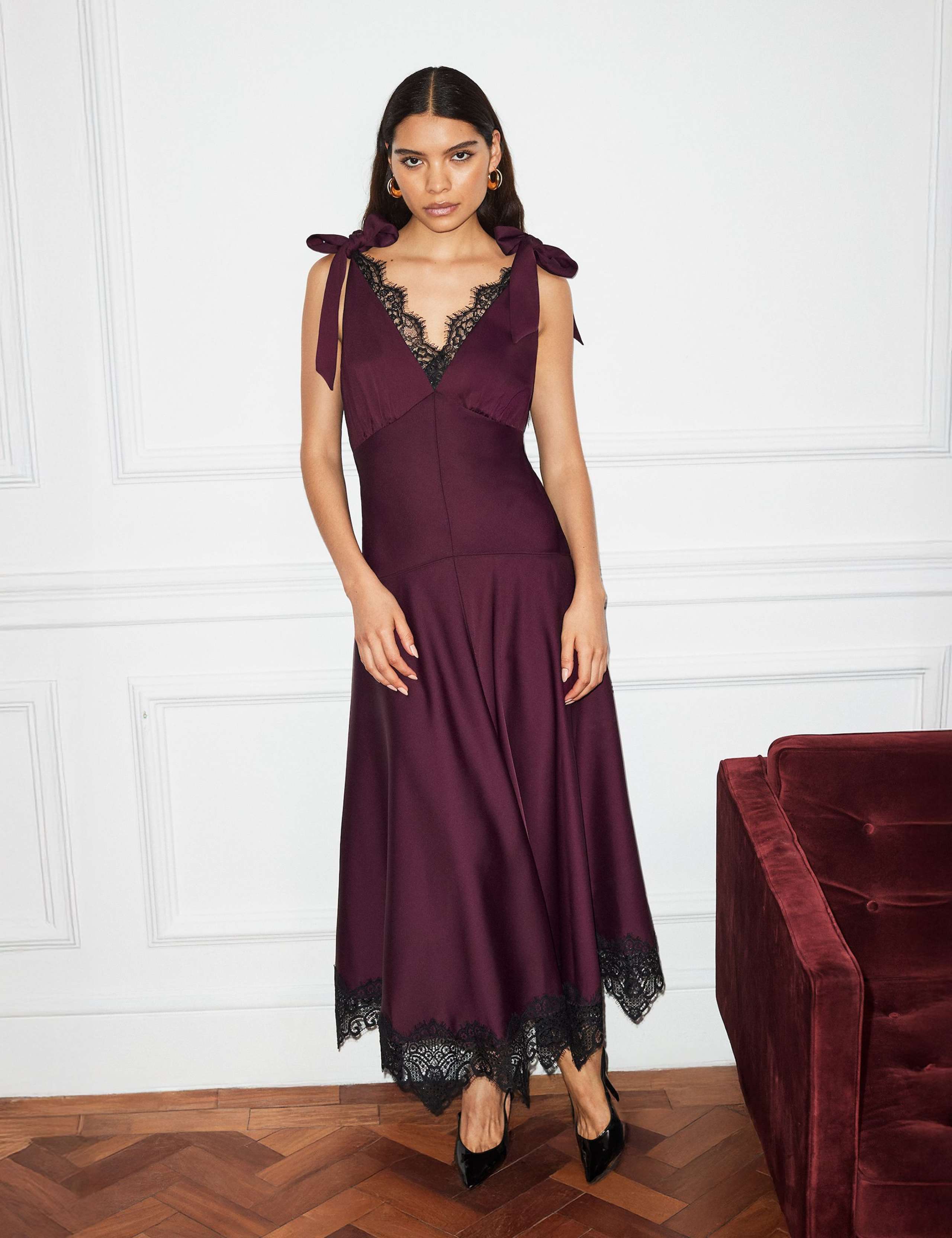 Lace Detail V-Neck Maxi Skater Dress 2 of 5