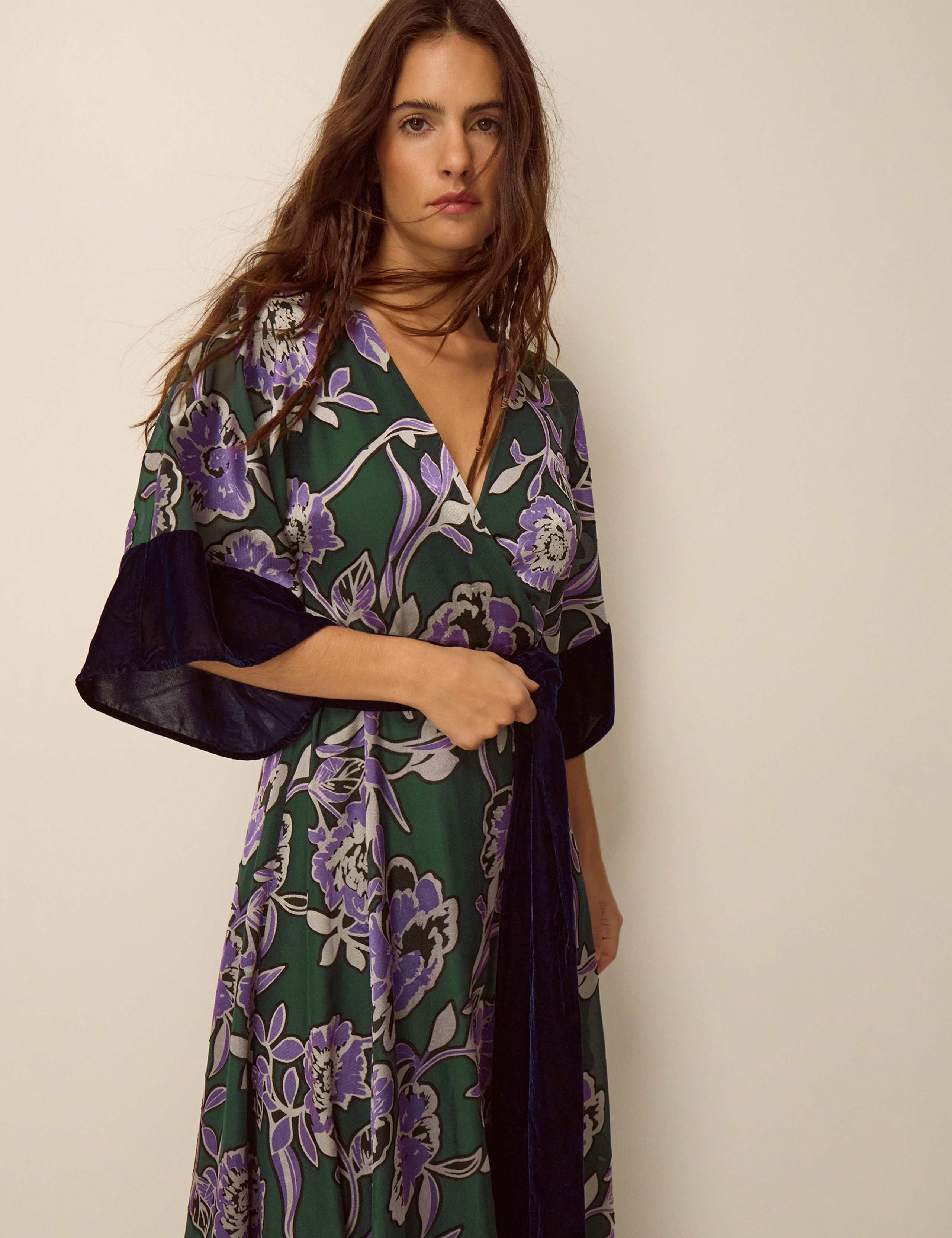 V Neck Long Sleeve Patterned Wrap Dress 3 of 4