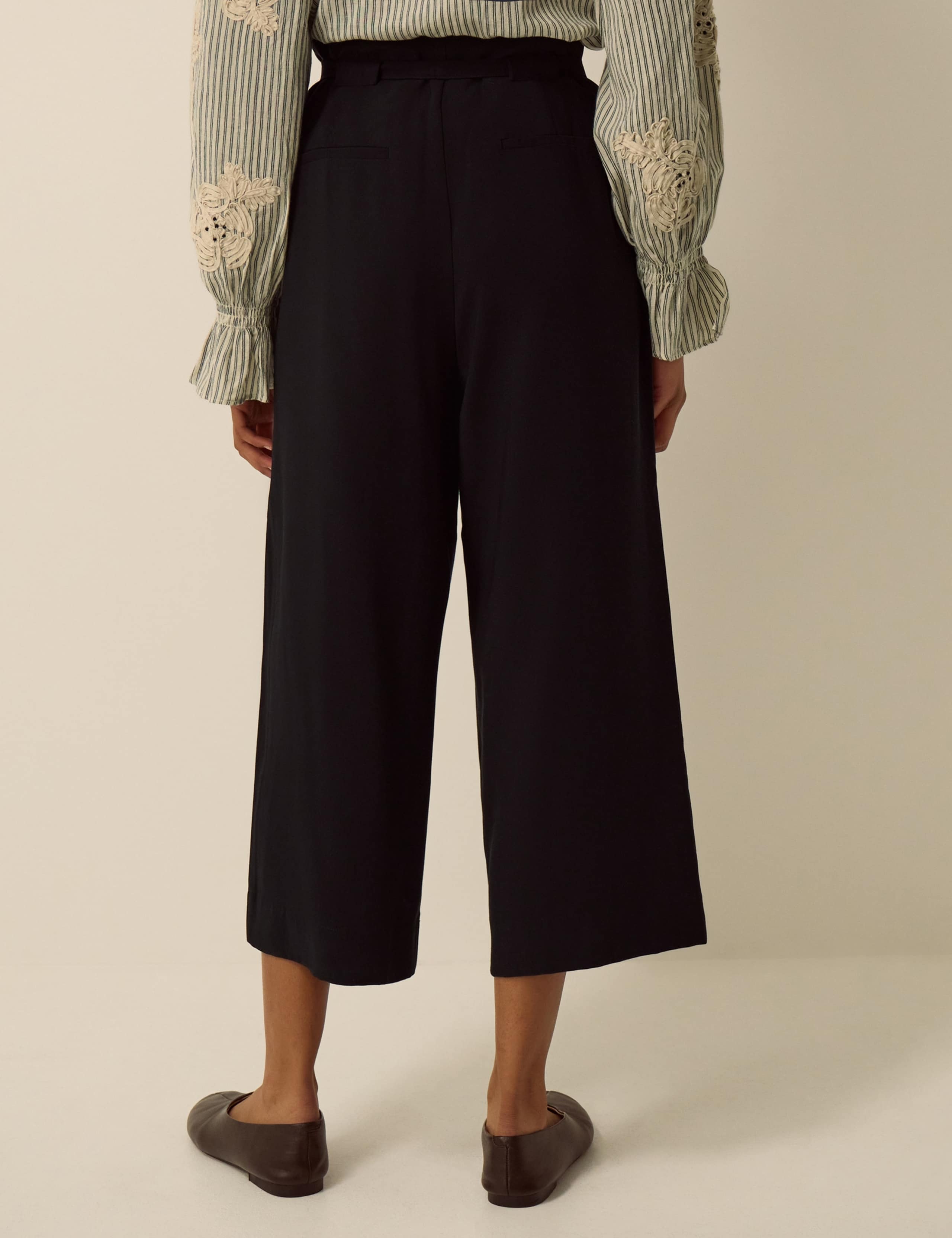 Wide Leg Culotte Trousers With Tie 3 of 4