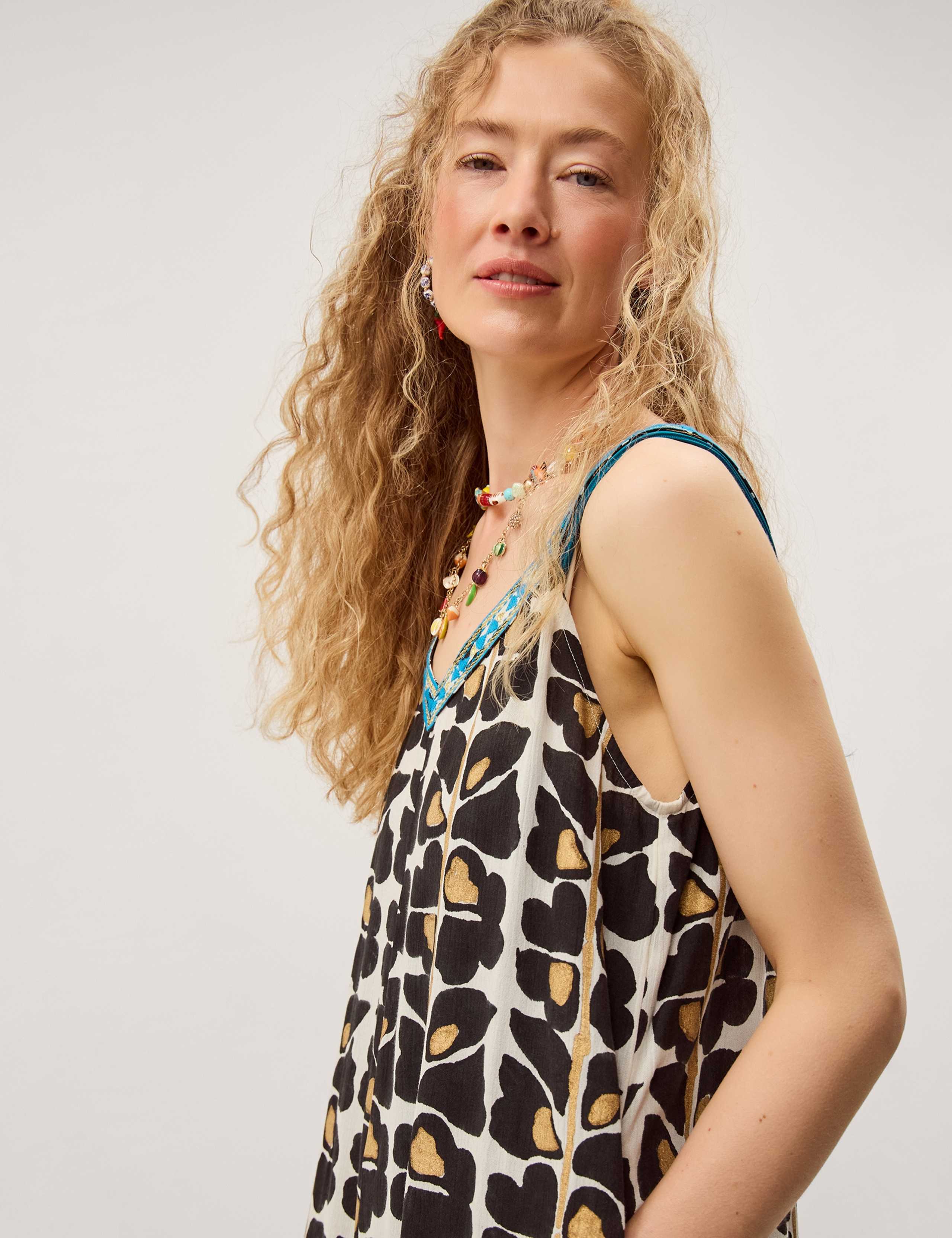 Printed Sleeveless Cropped Relaxed Jumpsuit 3 of 4