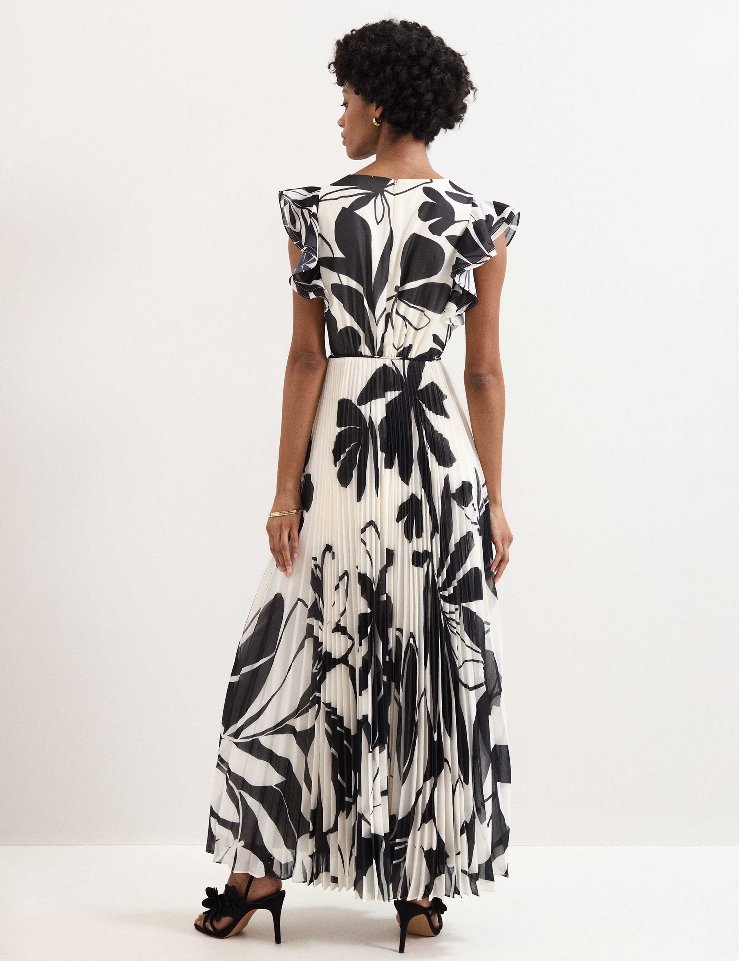 Floral V-Neck Pleated Maxi Skater Dress 4 of 8