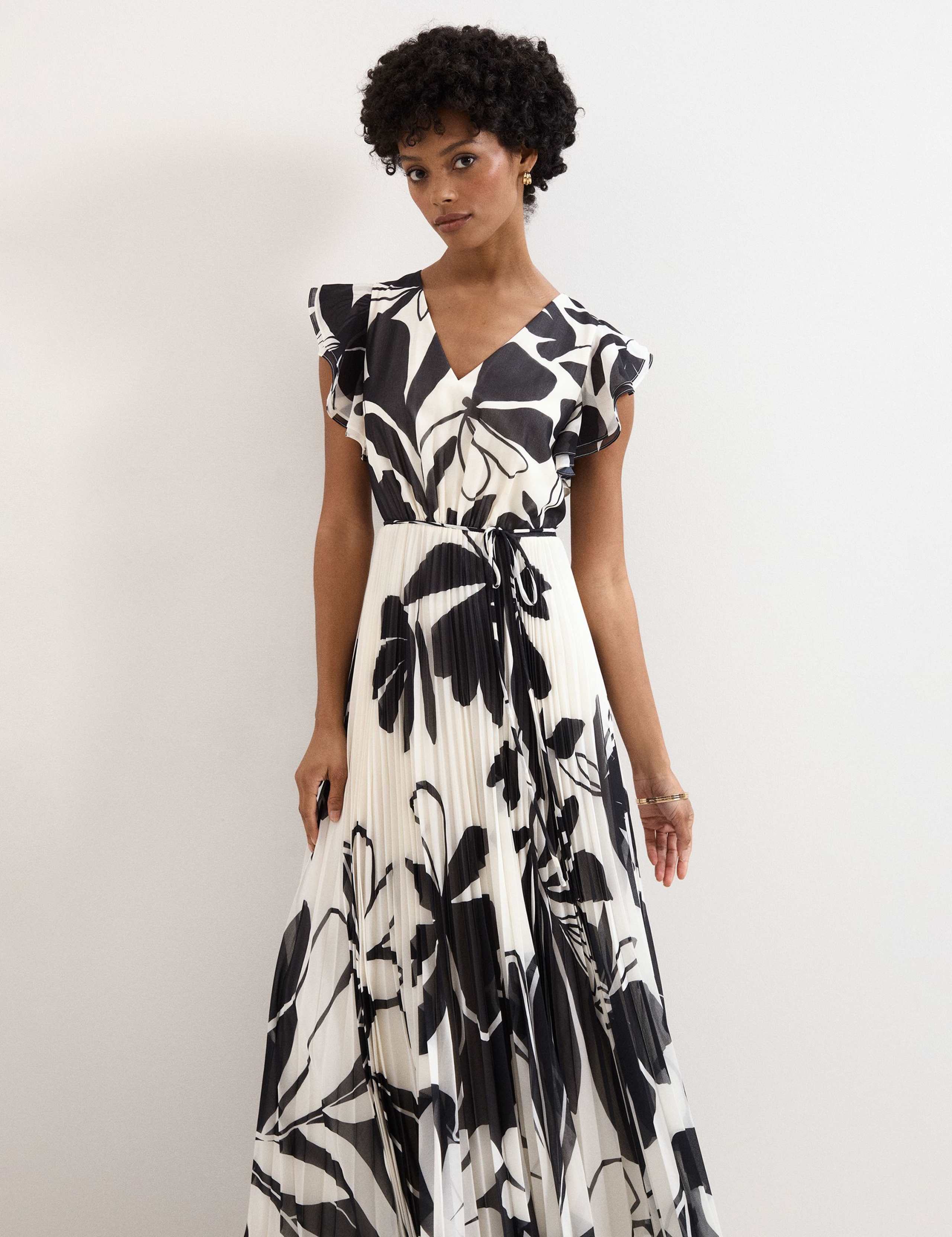 Floral V-Neck Pleated Maxi Skater Dress 5 of 8