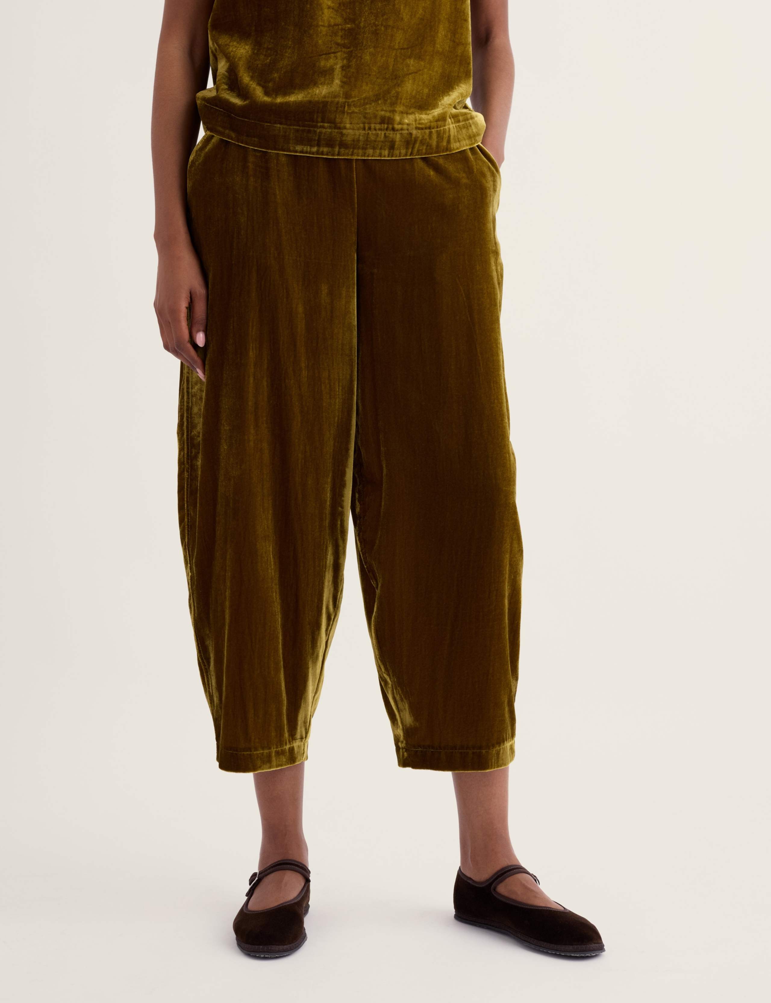 Velvet Elasticated Waist Barrel Leg Ankle Grazer Joggers 3 of 5