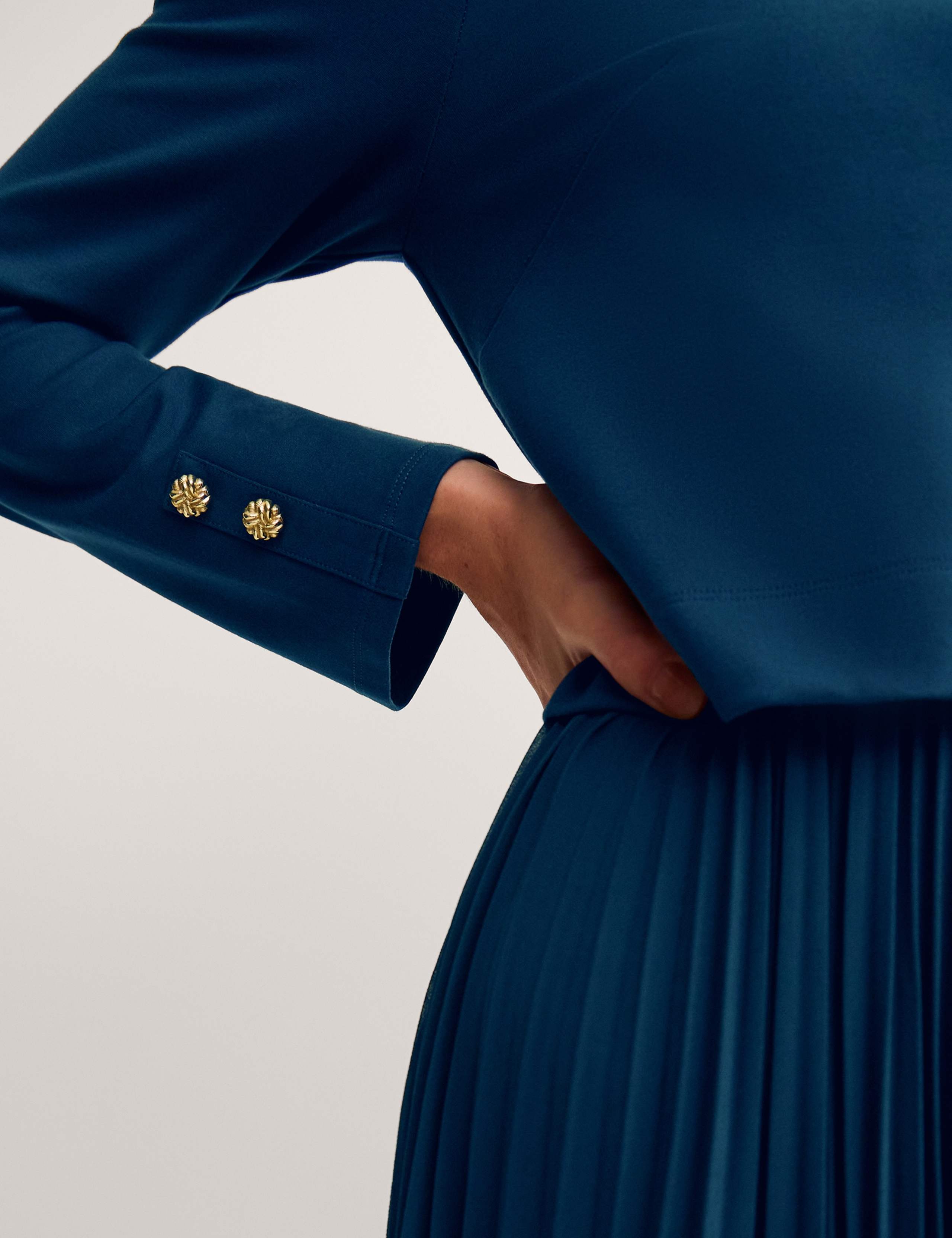 Round Neck Pleated Midi Skater Dress 4 of 4