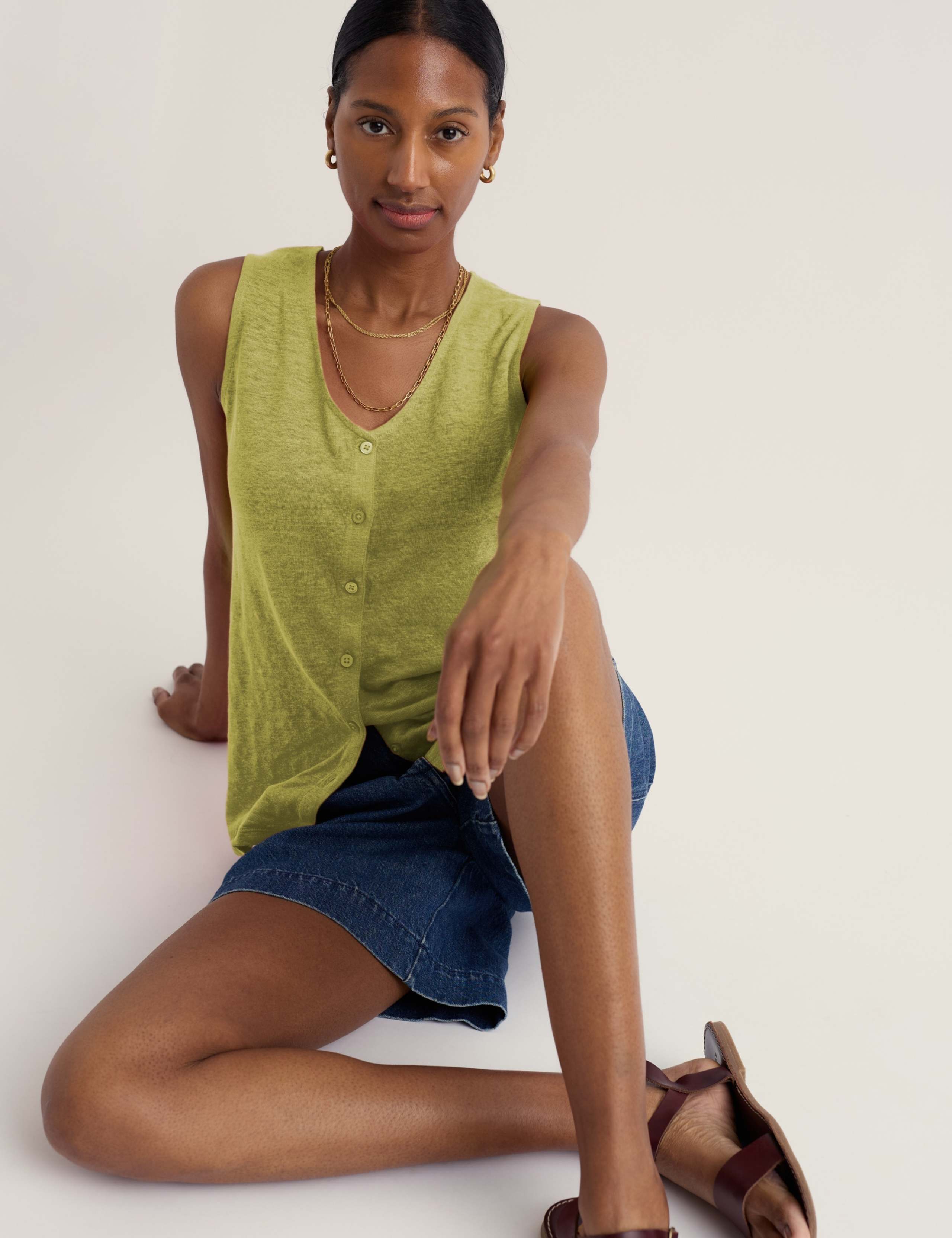 Pure Linen V-Neck Relaxed Vest 4 of 5