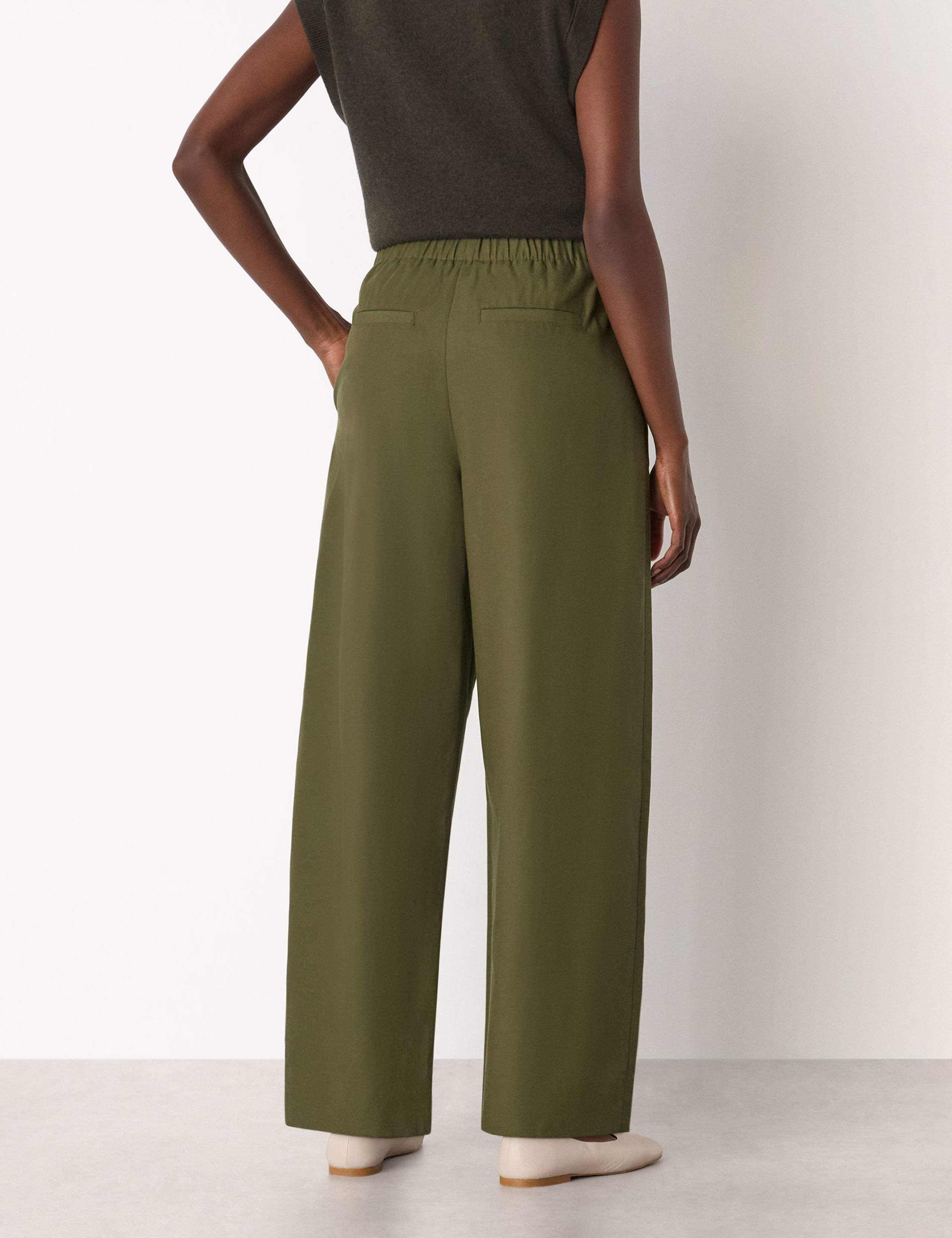Lyocell Rich Pleat Front Barrel Leg Trousers 3 of 4