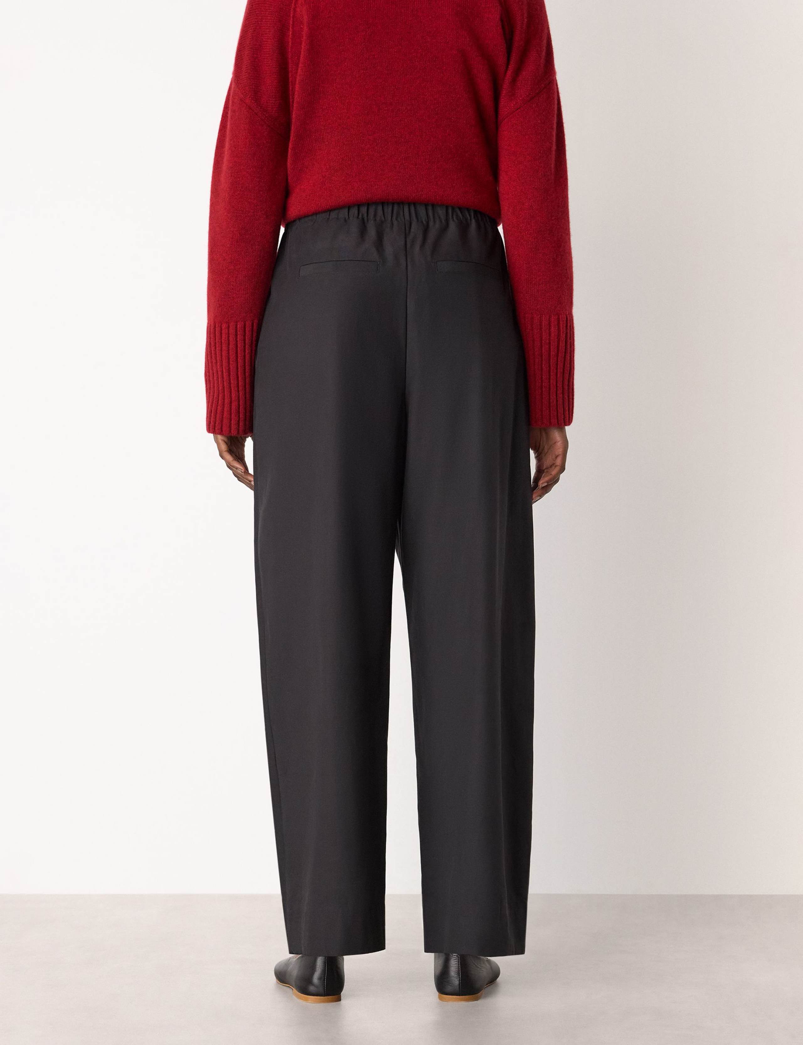 Lyocell Rich Pleat Front Barrel Leg Trousers 3 of 4