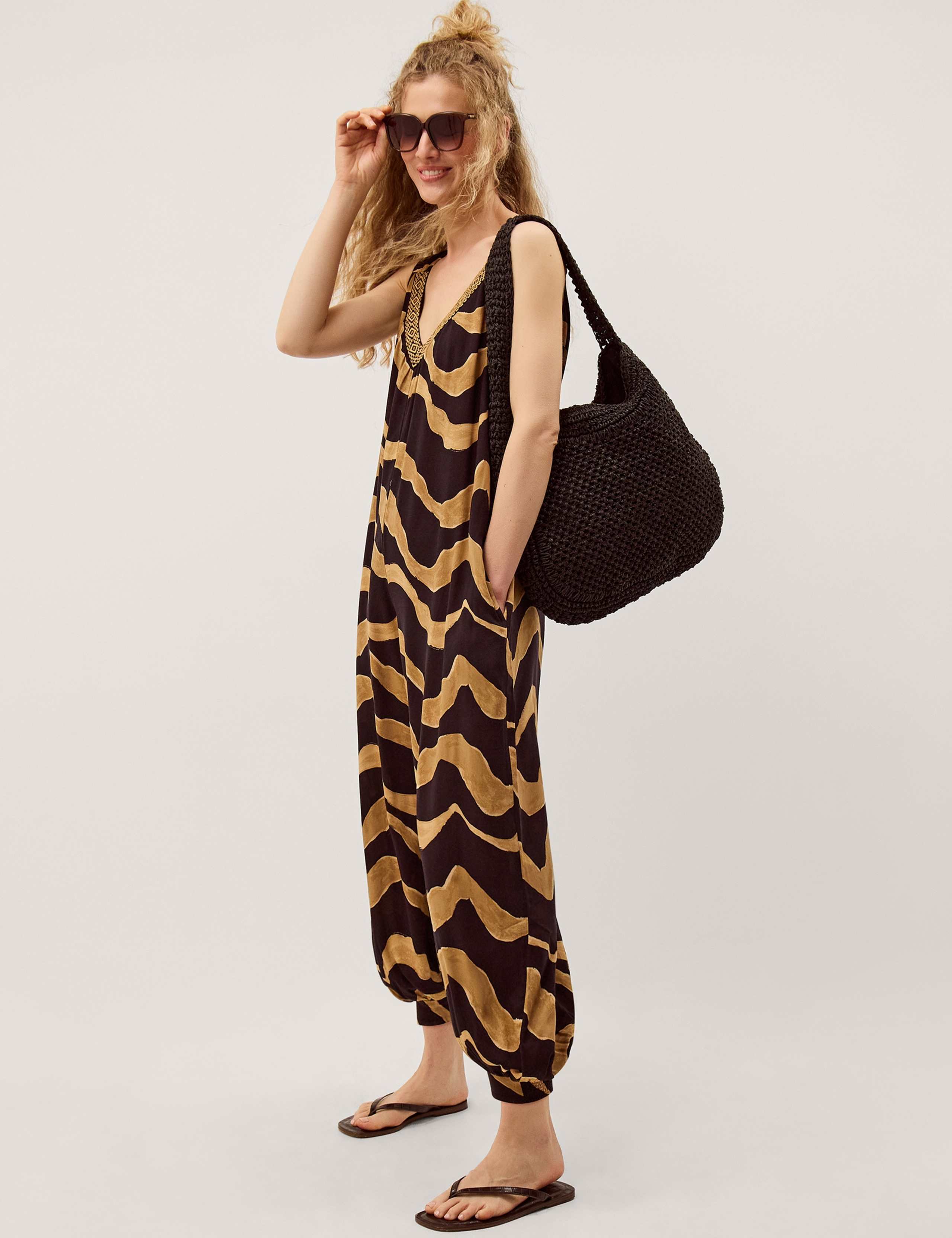 Printed Sleeveless Cropped Relaxed Jumpsuit 2 of 5