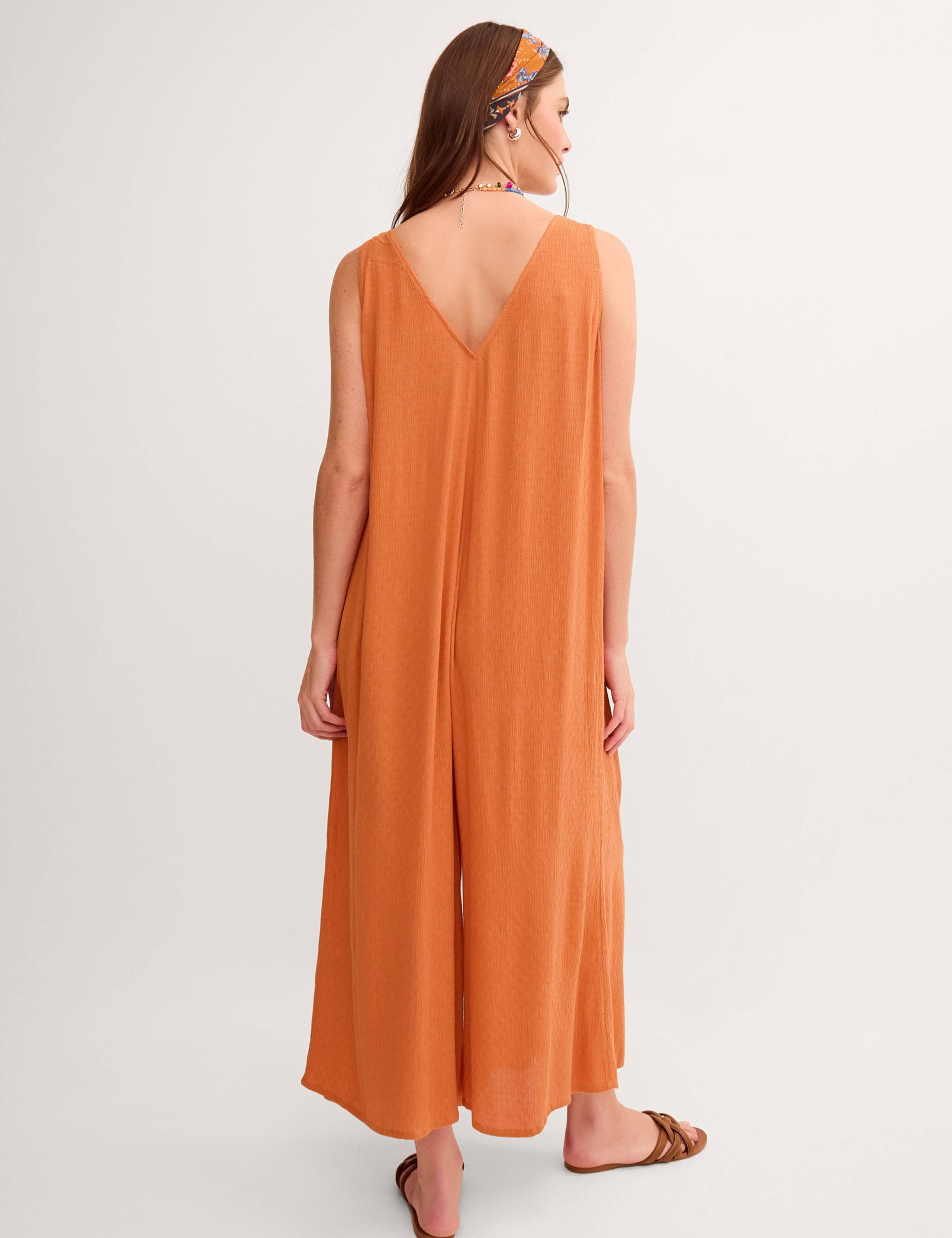Textured V-Neck Sleeveless Relaxed Jumpsuit 4 of 5