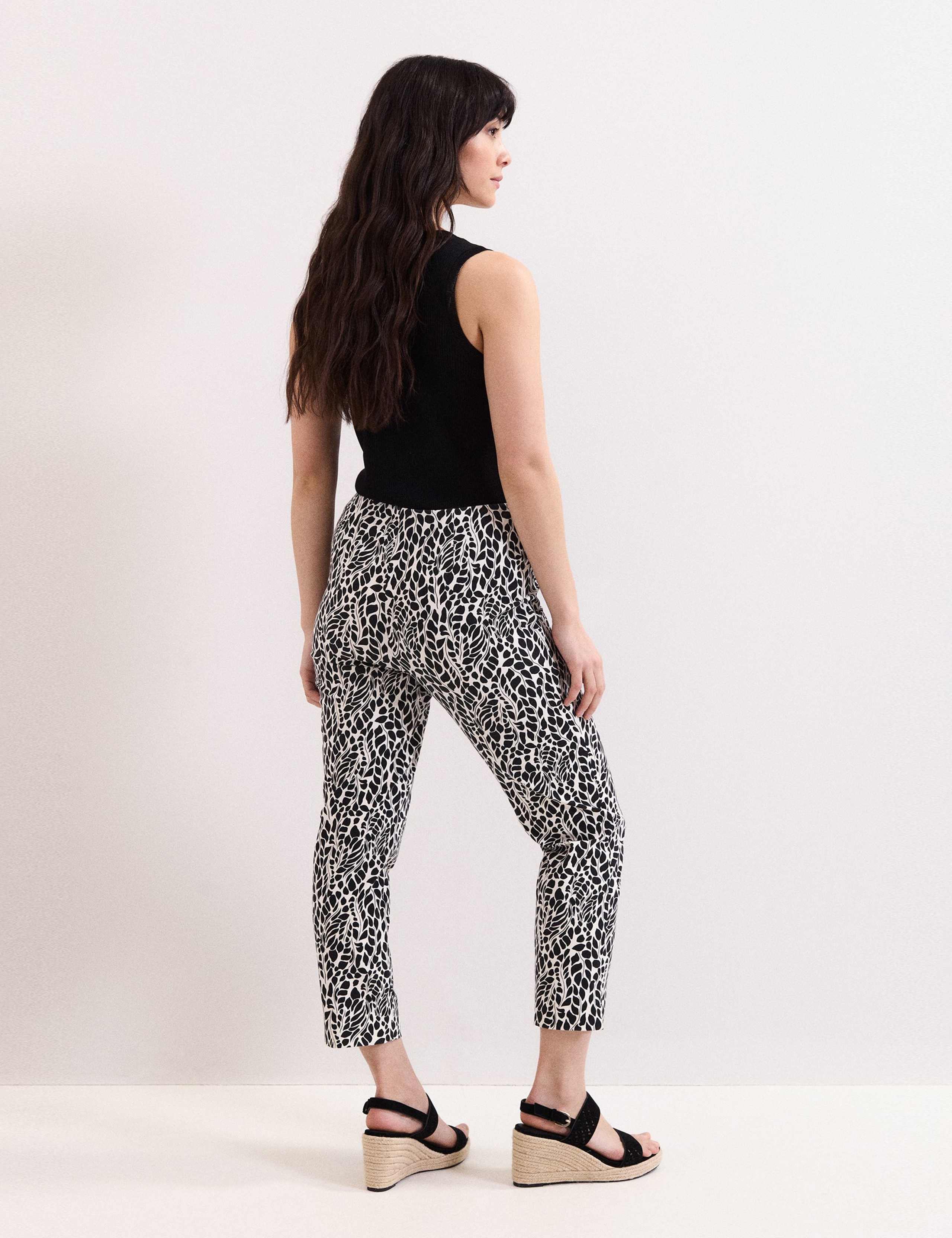 Printed Slim Fit Cropped Trousers 4 of 6