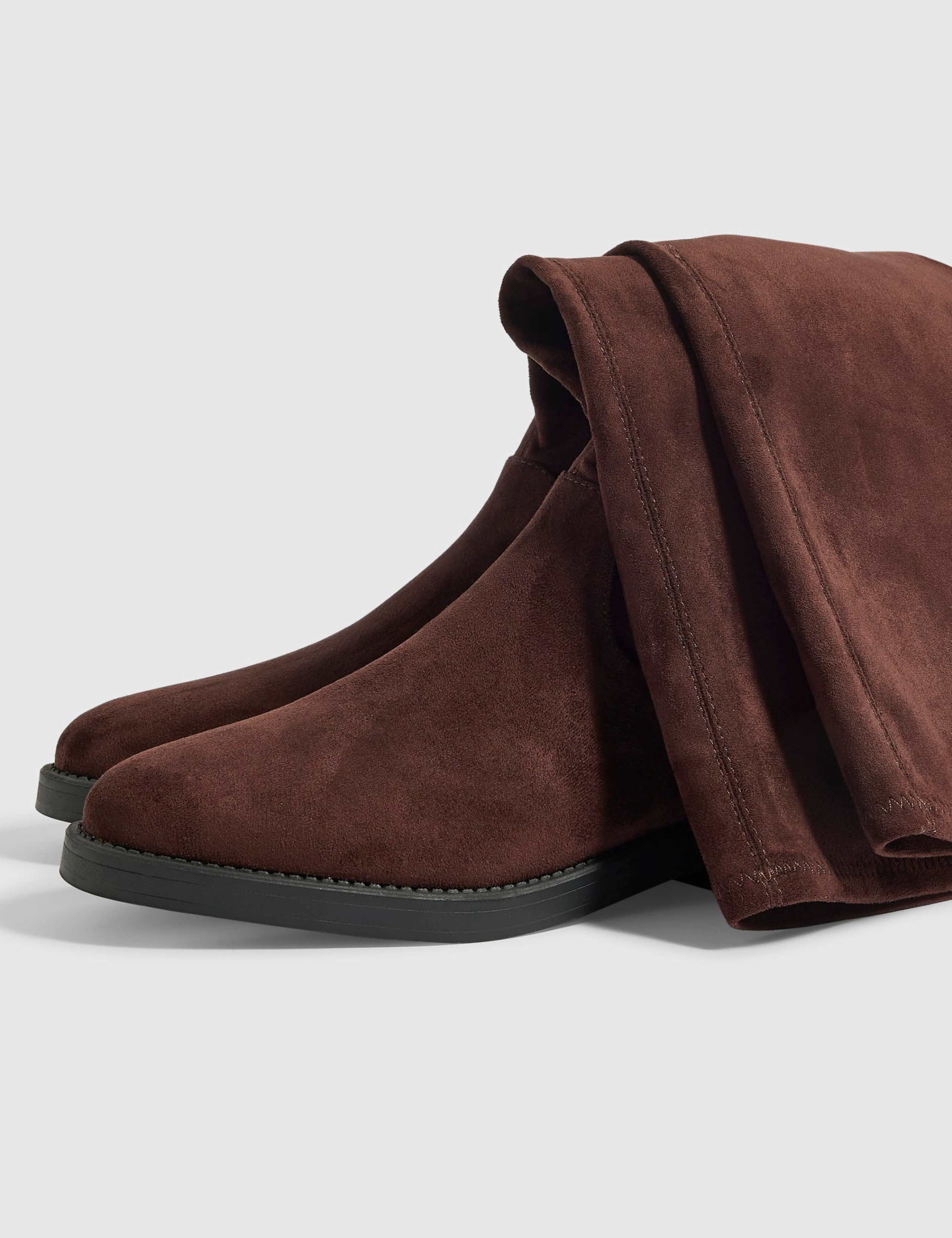 Thigh High Leg Boots With Low Heel 3 of 5