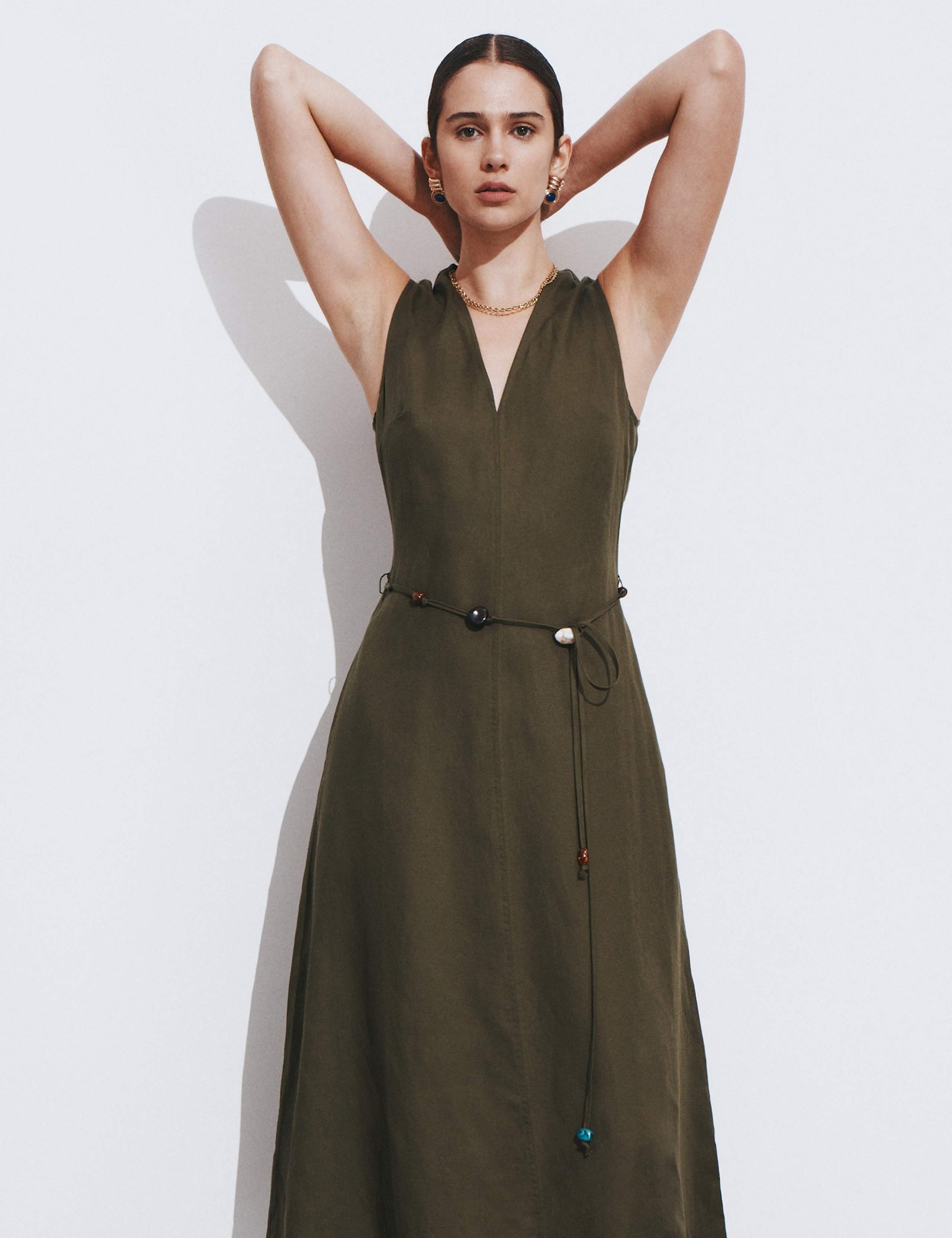 Sleeveless V Neck Midi Dress 5 of 7