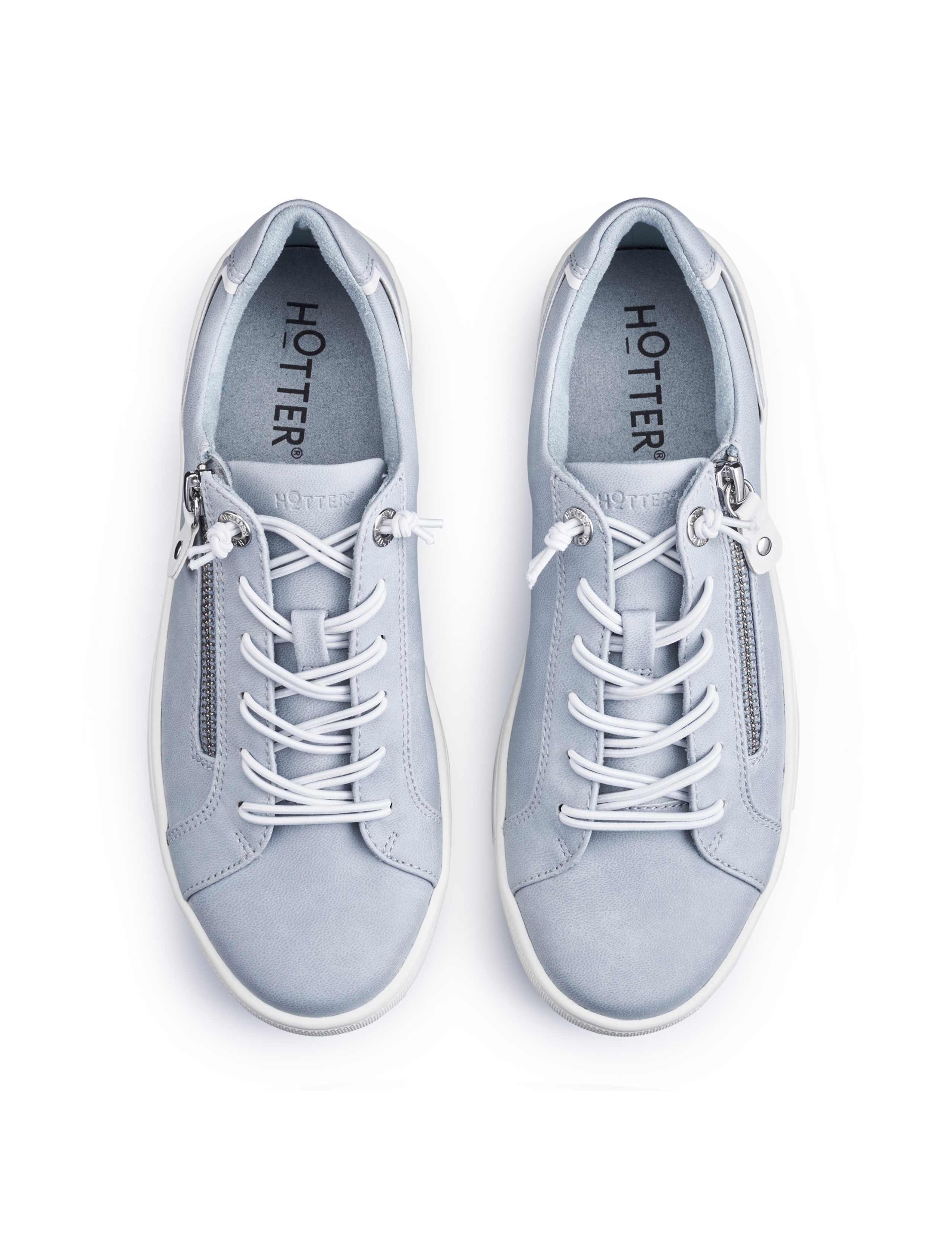 Leo Wide Fit Trainer 4 of 4