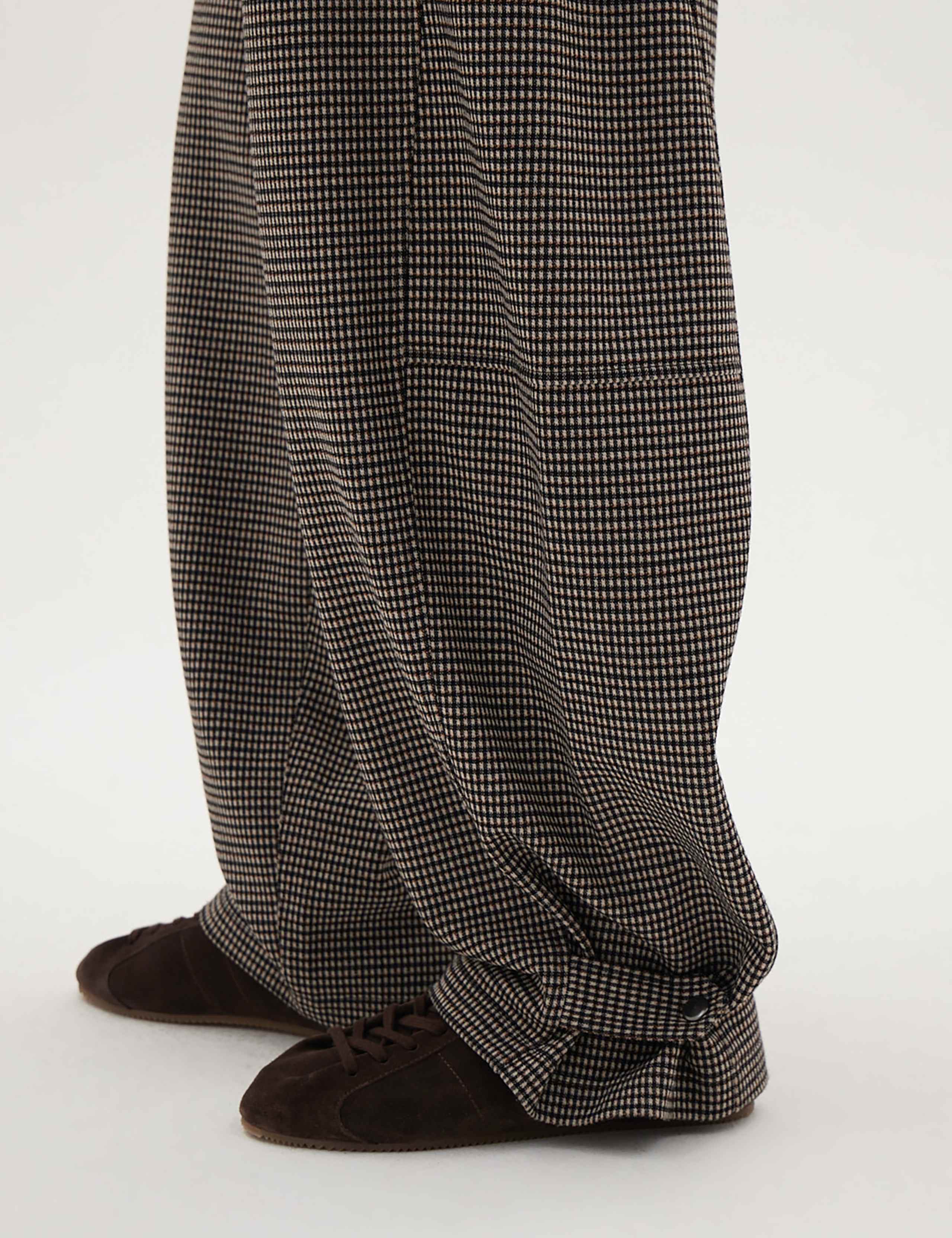 Taylor Checked Barrel Leg Joggers 3 of 5