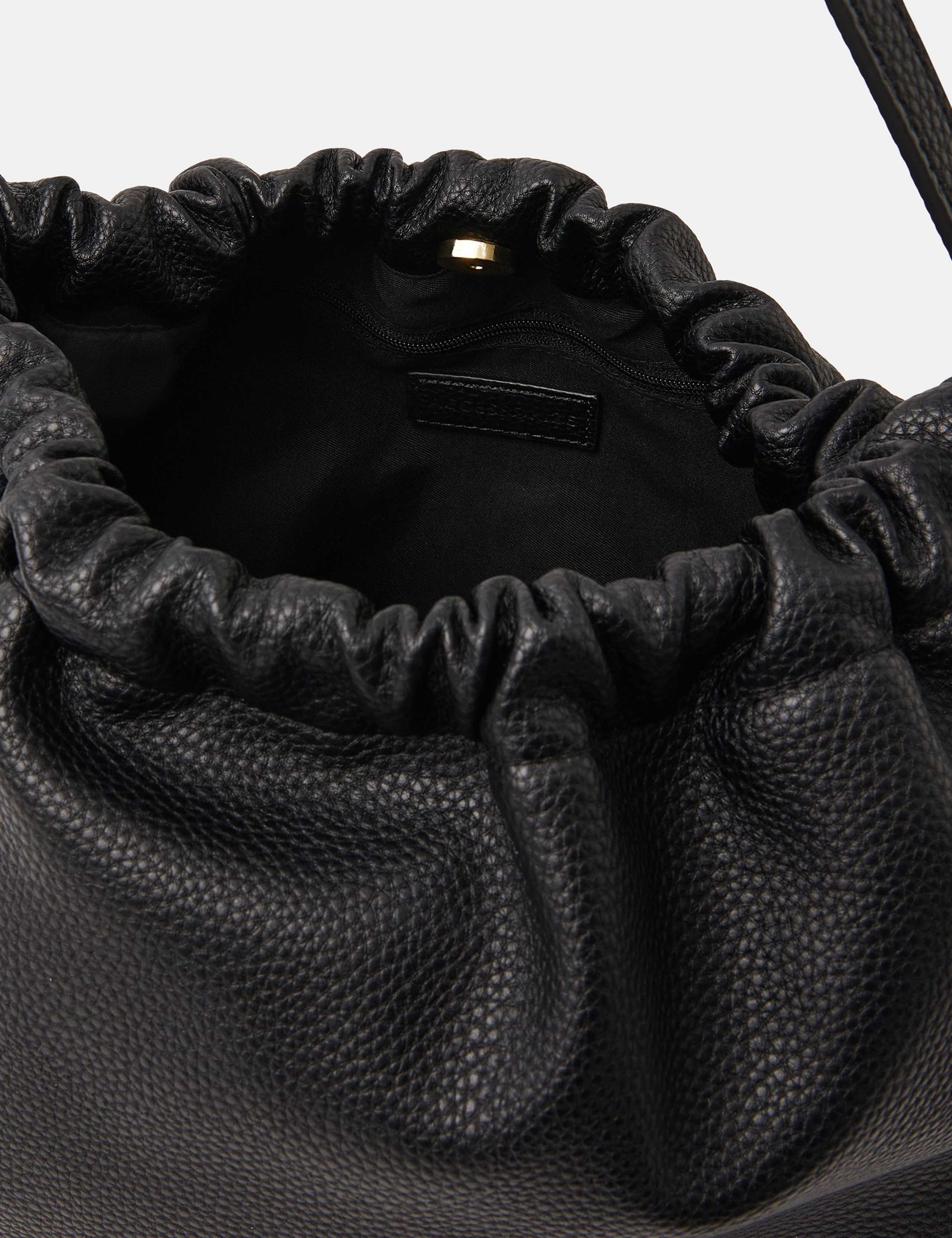 Faux Leather Drawstring Chain Strap Shoulder Bag 3 of 4