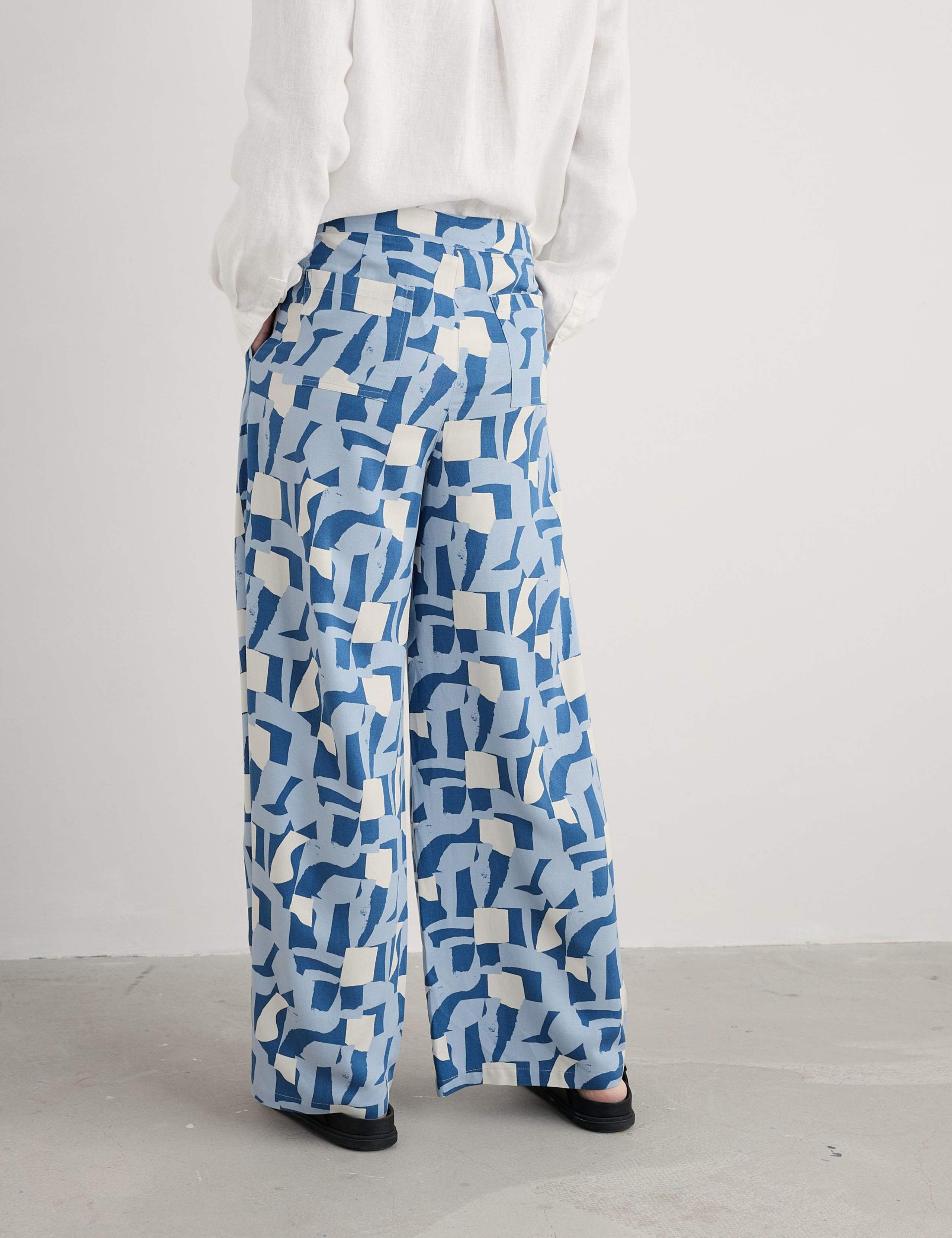 Printed Wide Leg Trousers with Linen 3 of 3