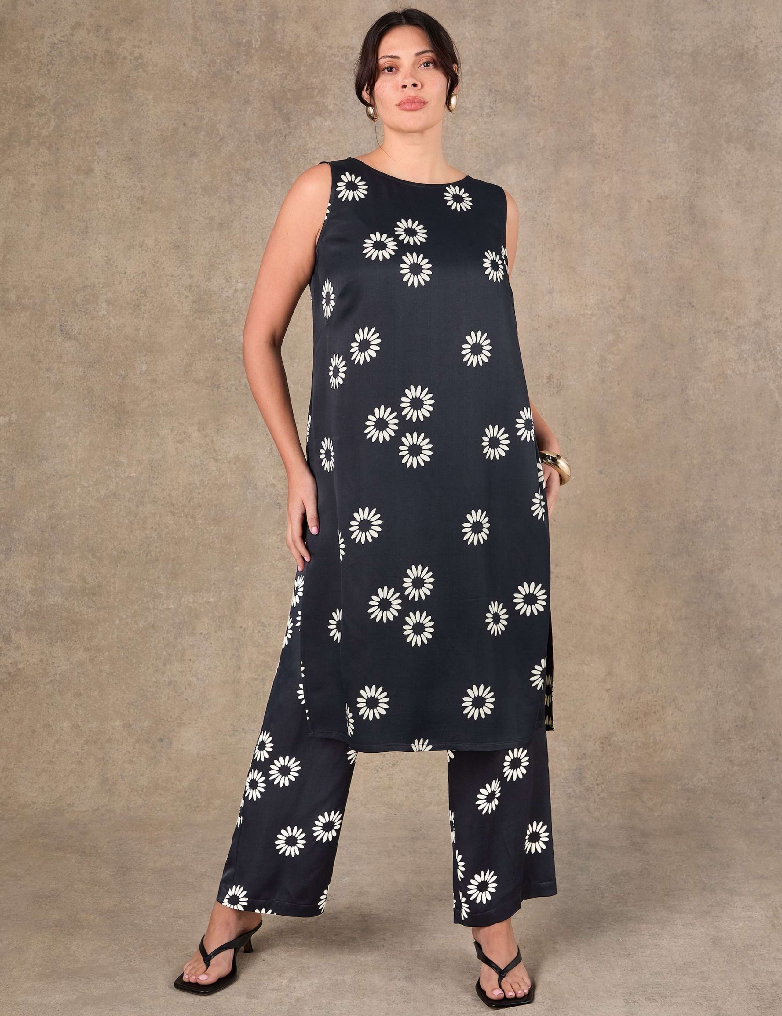 Floral Side Split Tunic 3 of 5