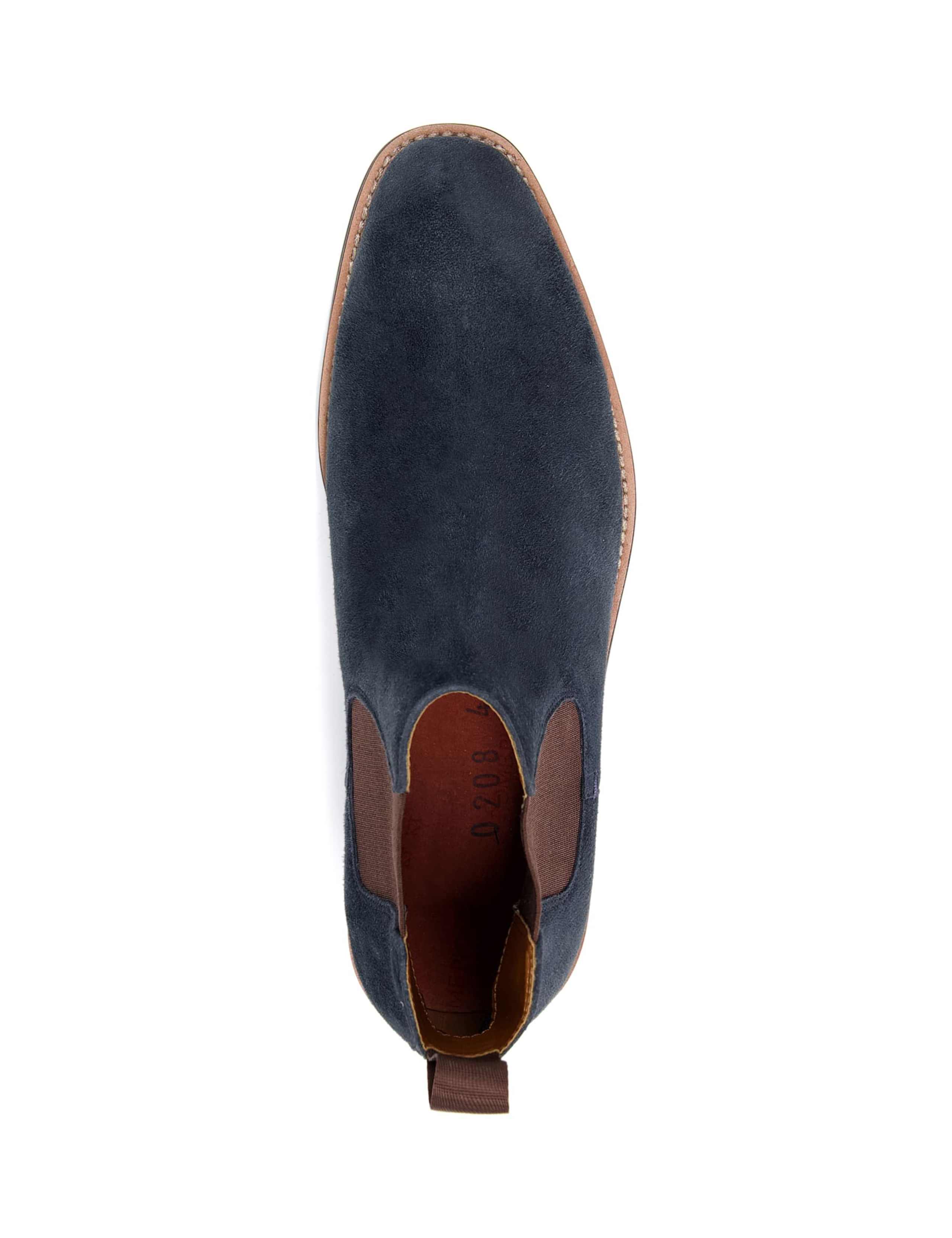 Chelsea Boots 4 of 5