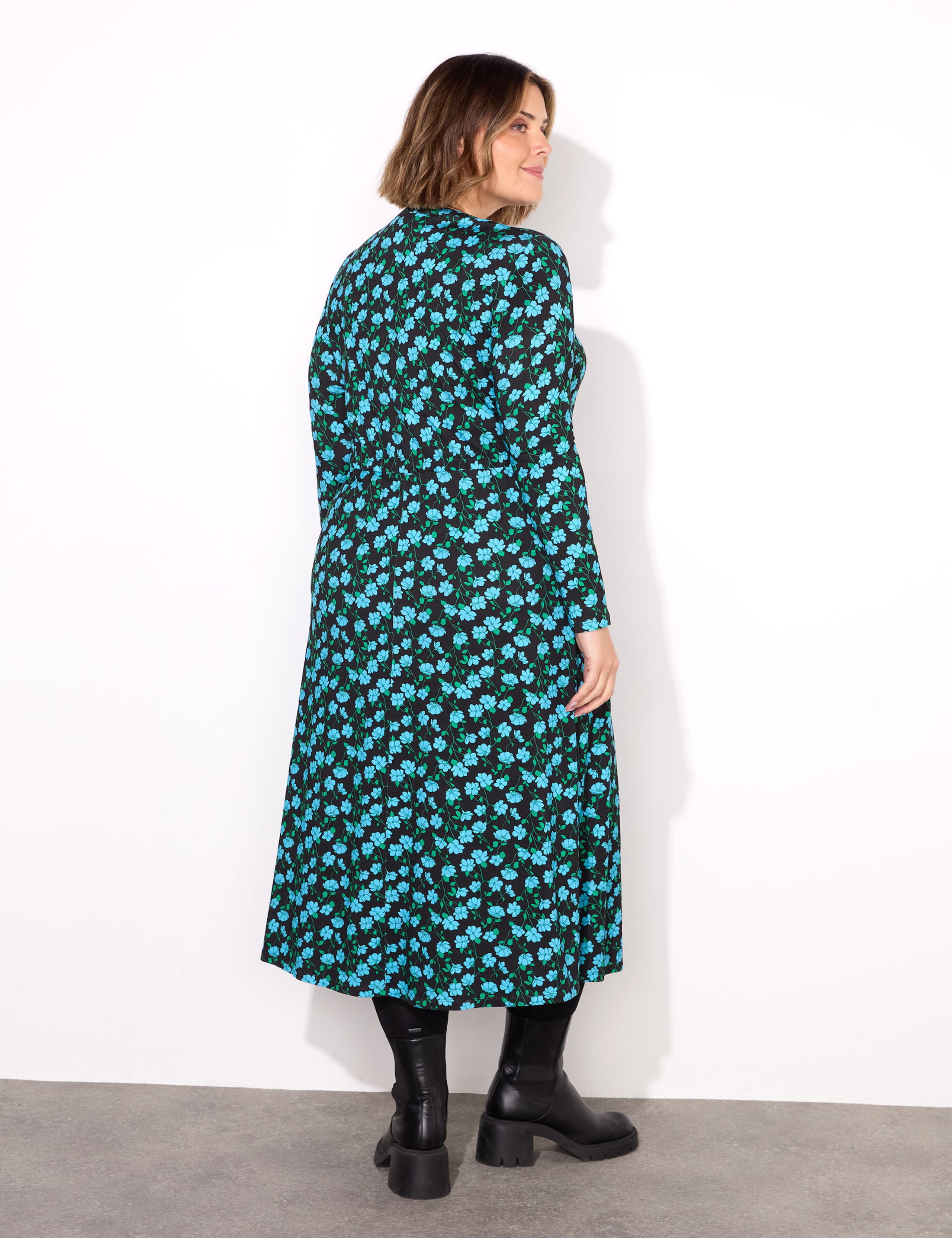 Ditsy Floral V-Neck Midi Waisted Dress 3 of 3