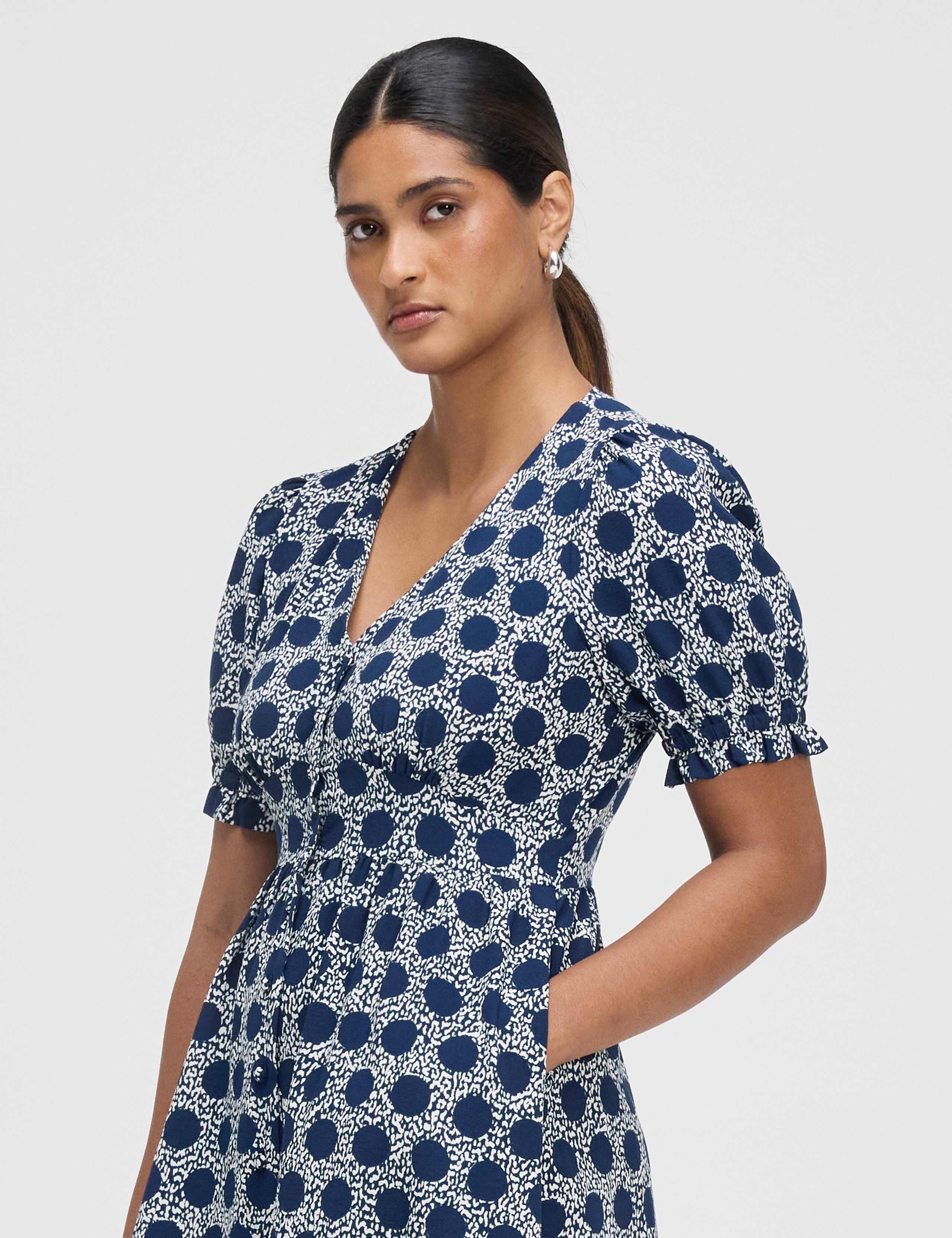 Printed V-Neck Midi Tea Dress 4 of 5