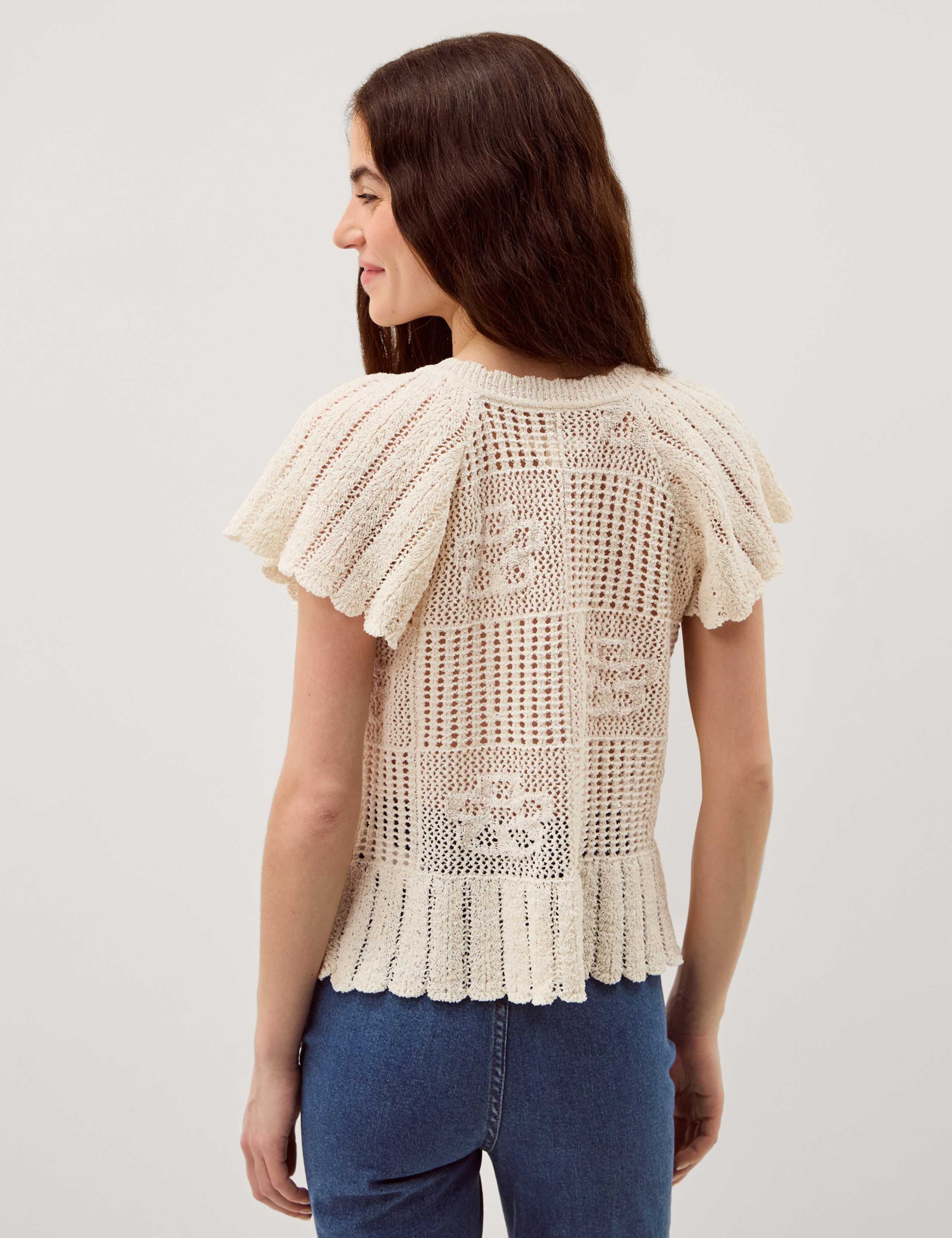 Textured Flower Scalloped Crew Neck Cardigan 3 of 5
