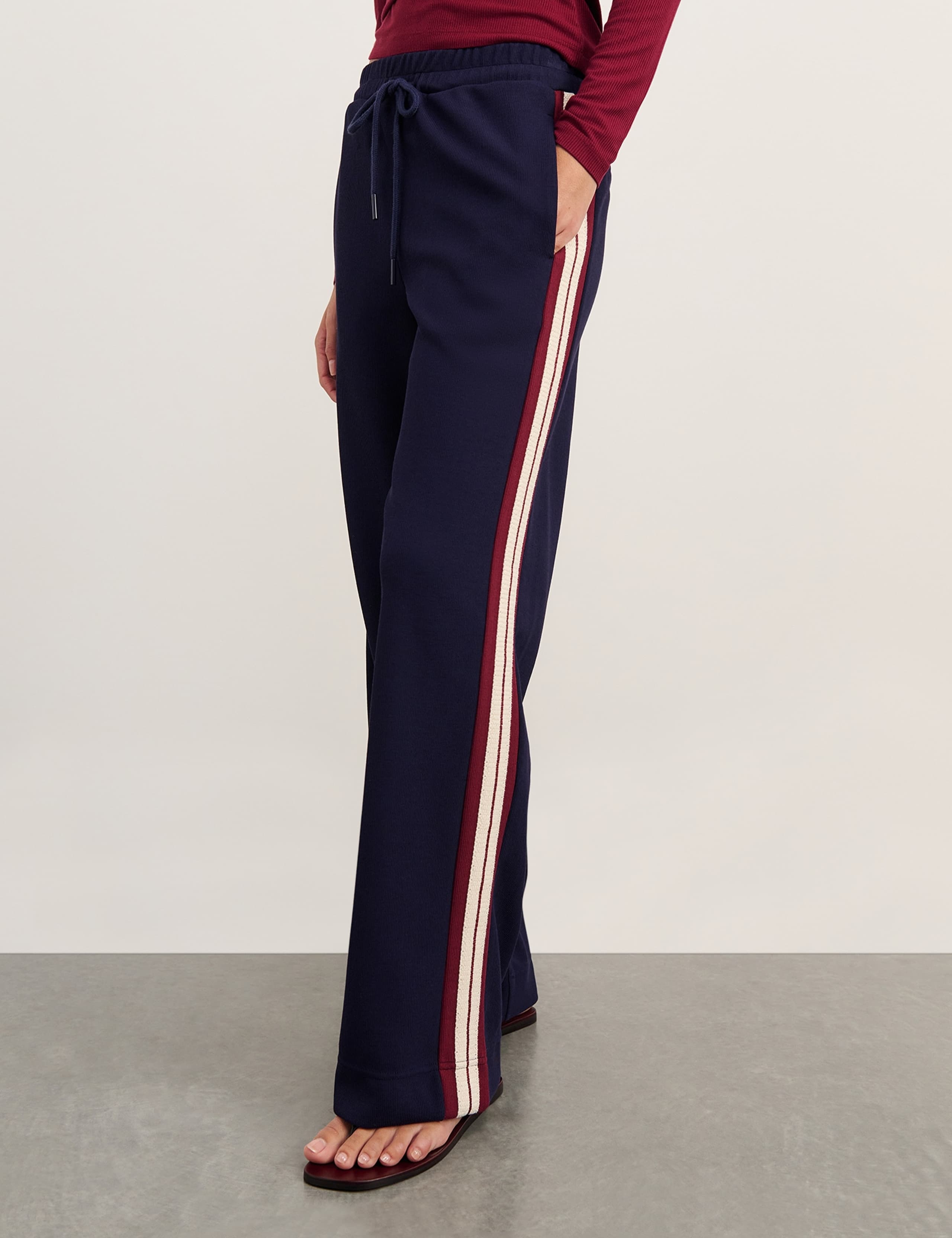Mid Rise Wide Leg Trousers 4 of 5