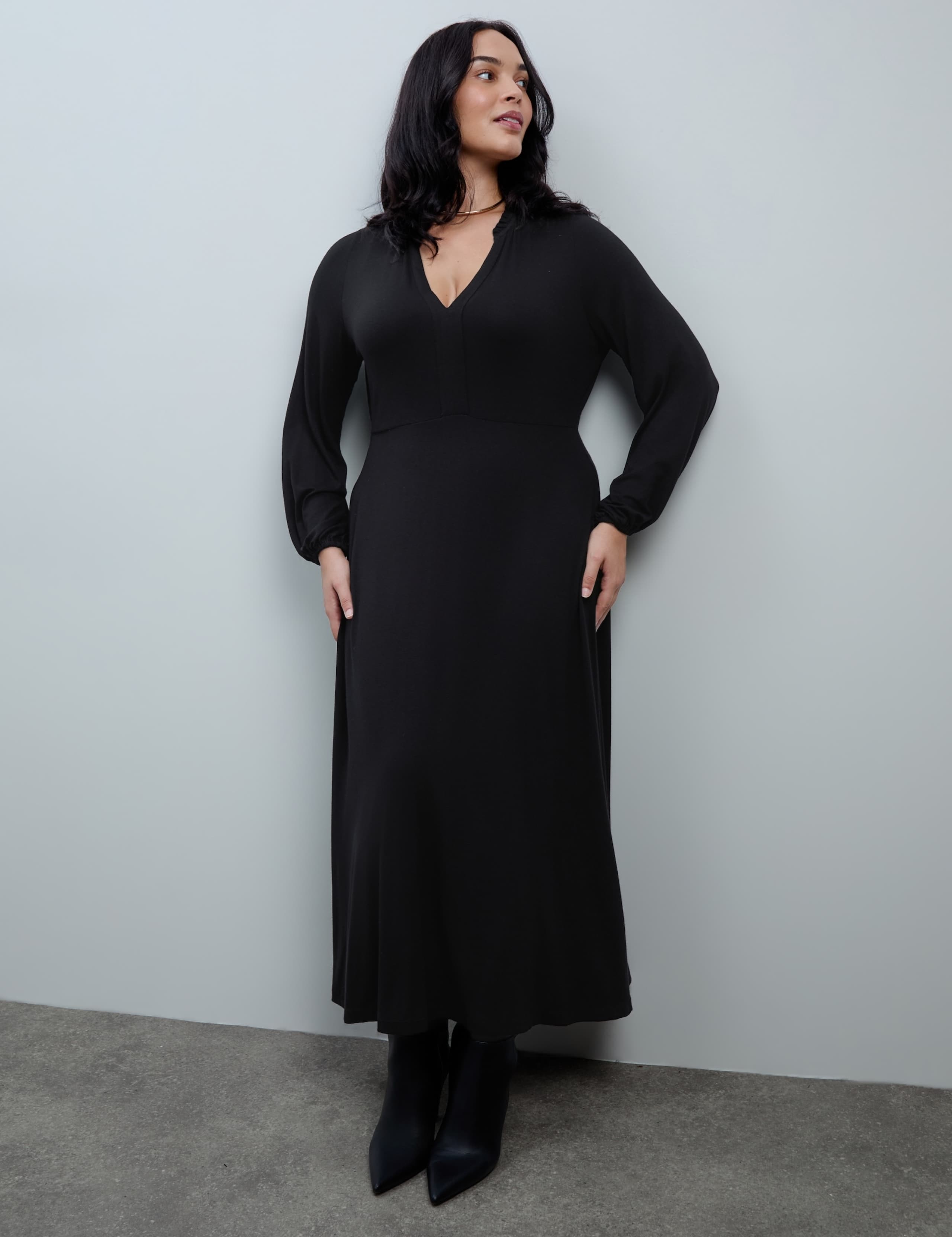 Curve Jersey V-Neck Ruffle Midi Dress 3 of 7
