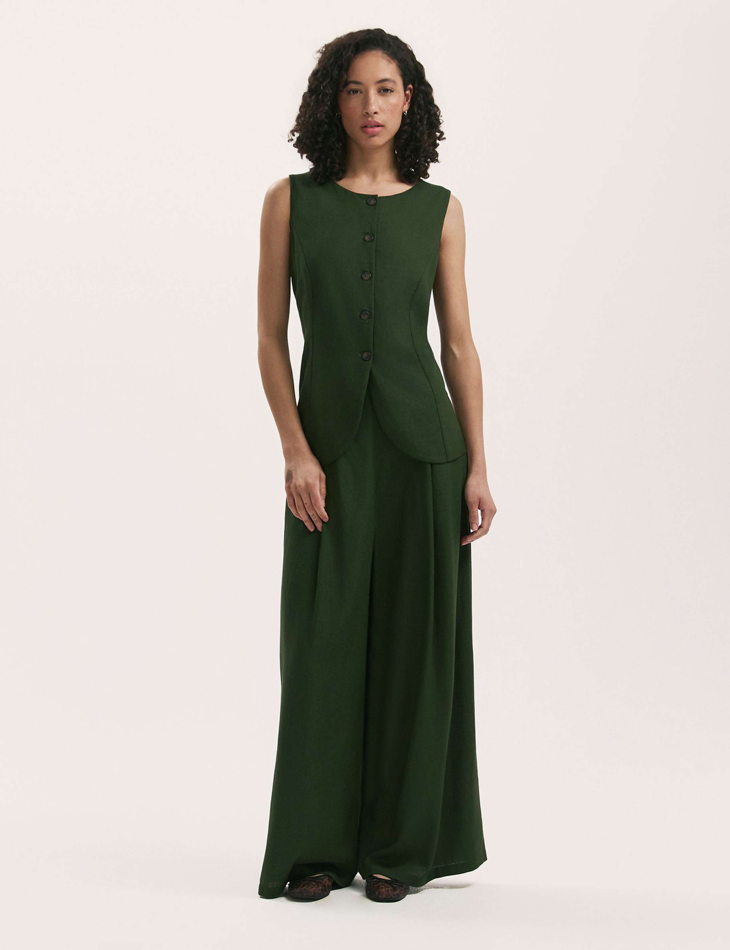 Linen Blend Round Neck Waistcoat 3 of 4