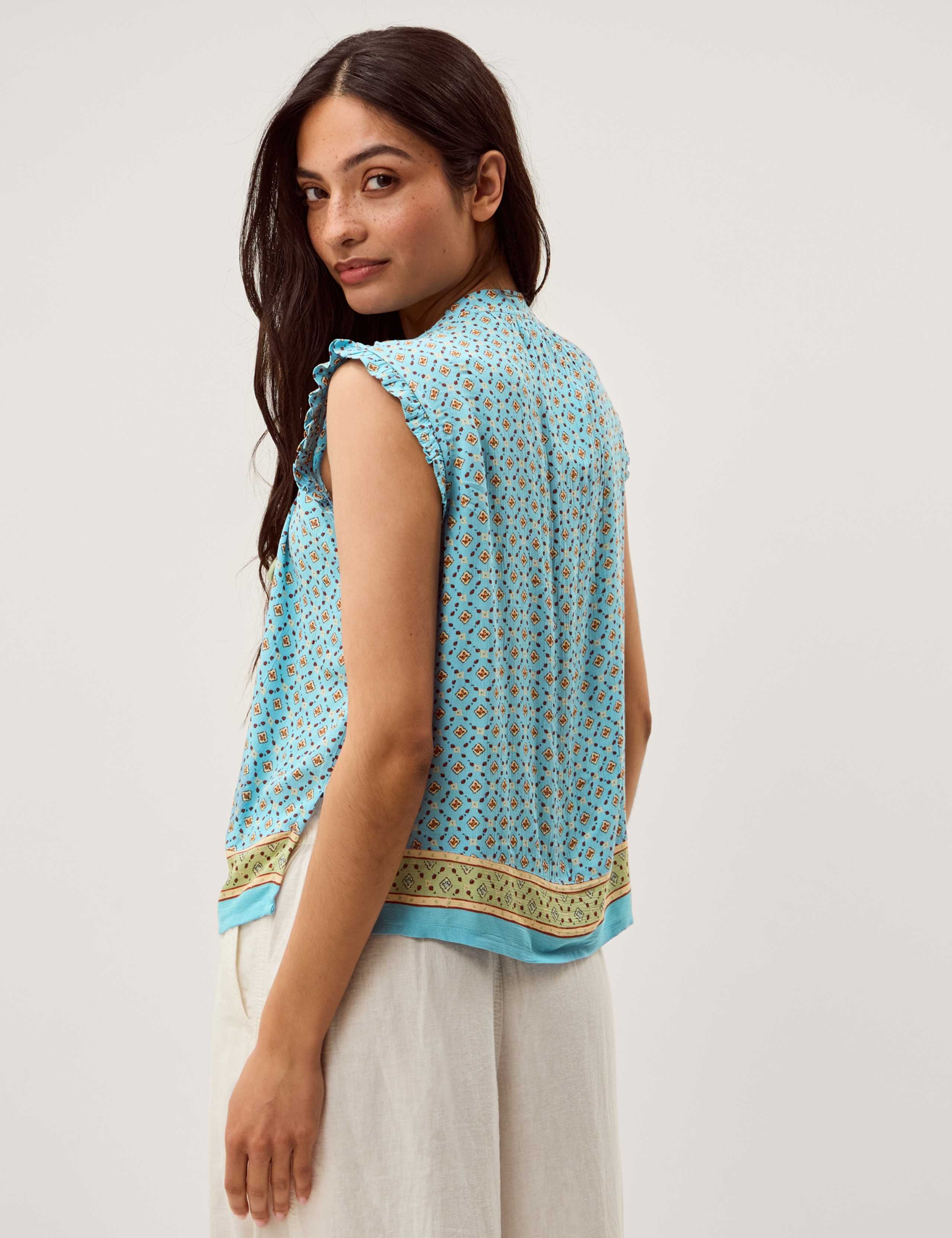 Printed Scoop Neck Vest Top 3 of 6