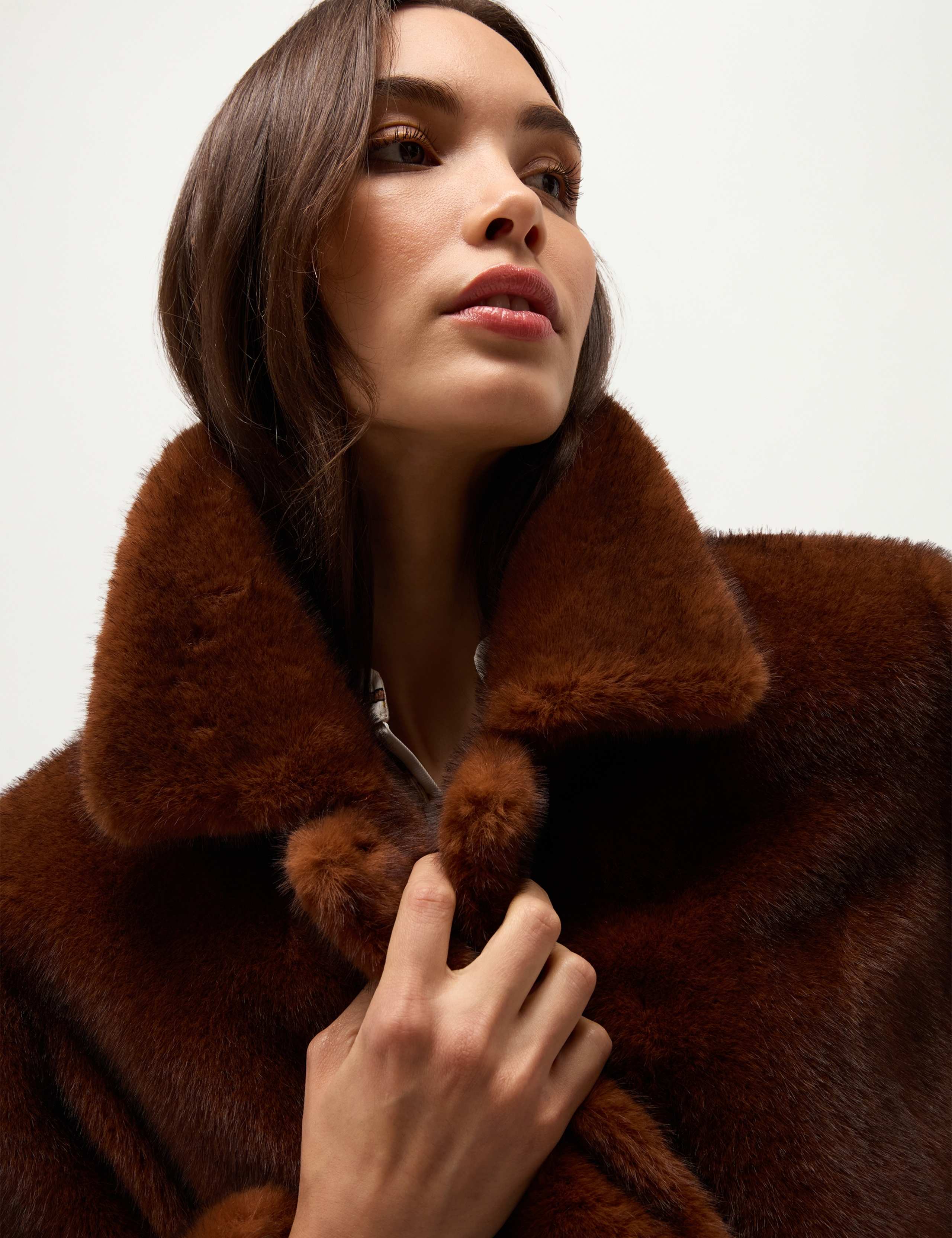 Faux Fur Collared Neck Cropped Coat 4 of 7