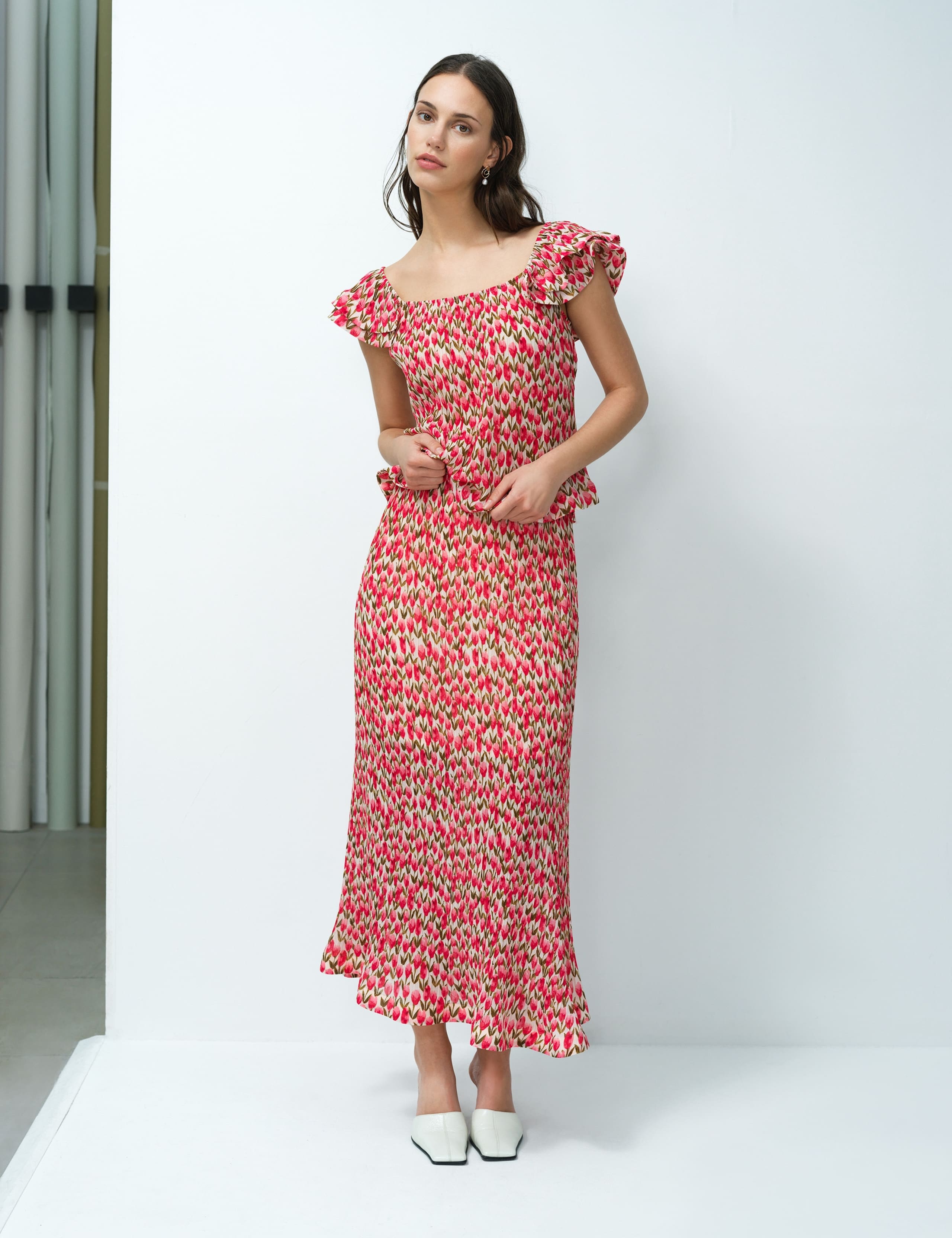 Plissé Floral Square Neck Ruffle Peplum Top 3 of 6