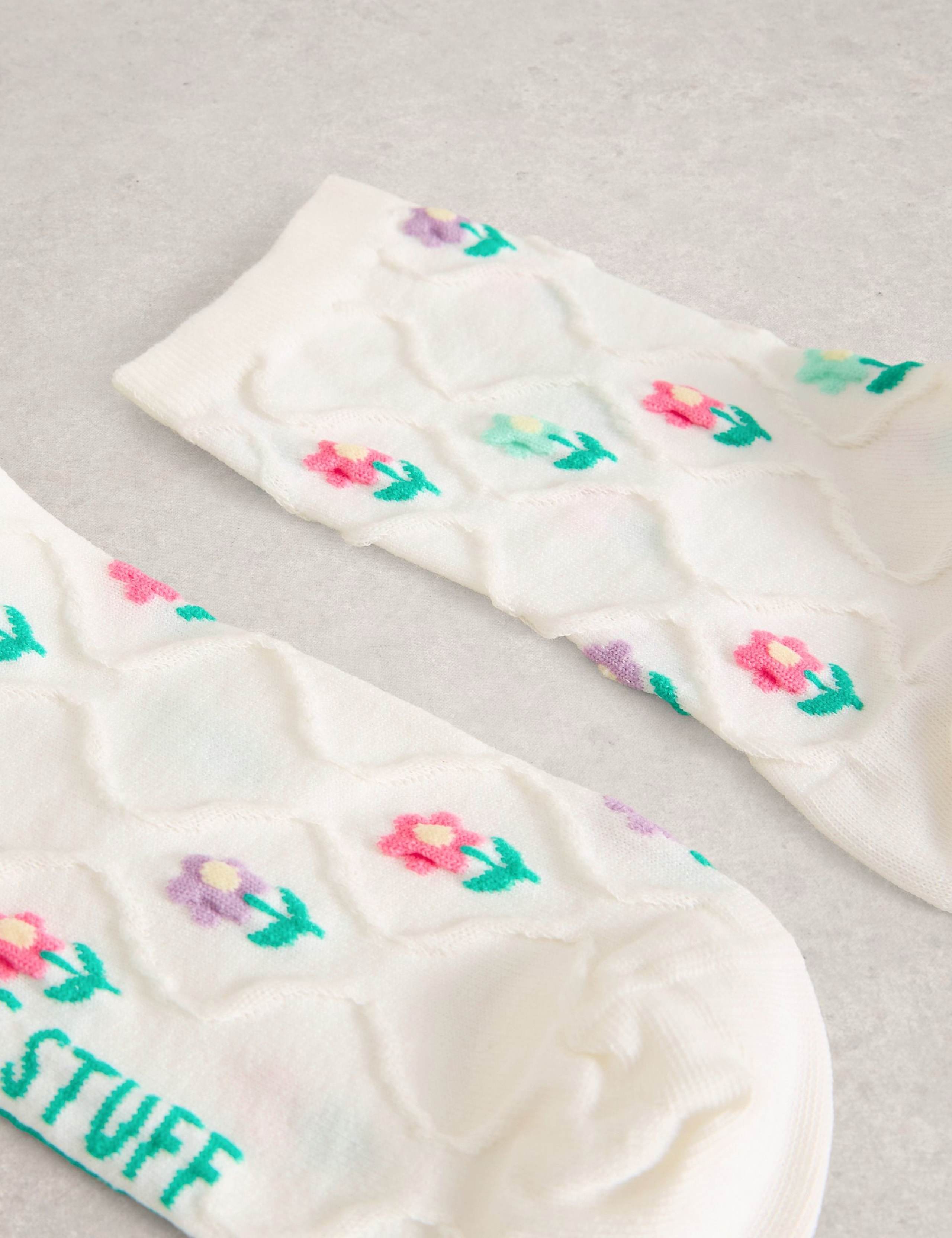 Cotton Rich Textured Floral Ankle High Socks 2 of 2