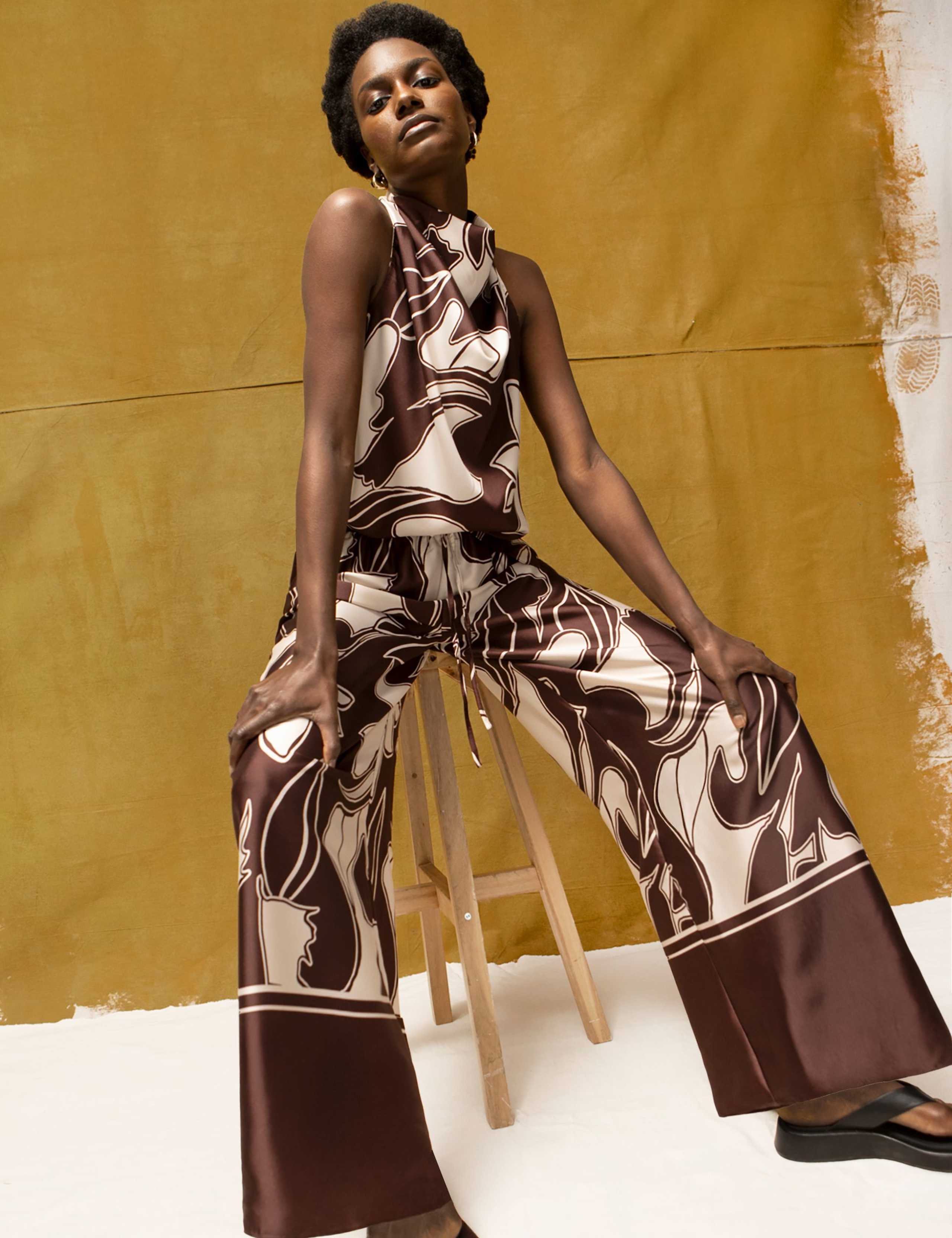 Printed Drawstring Wide Leg Trousers 2 of 6