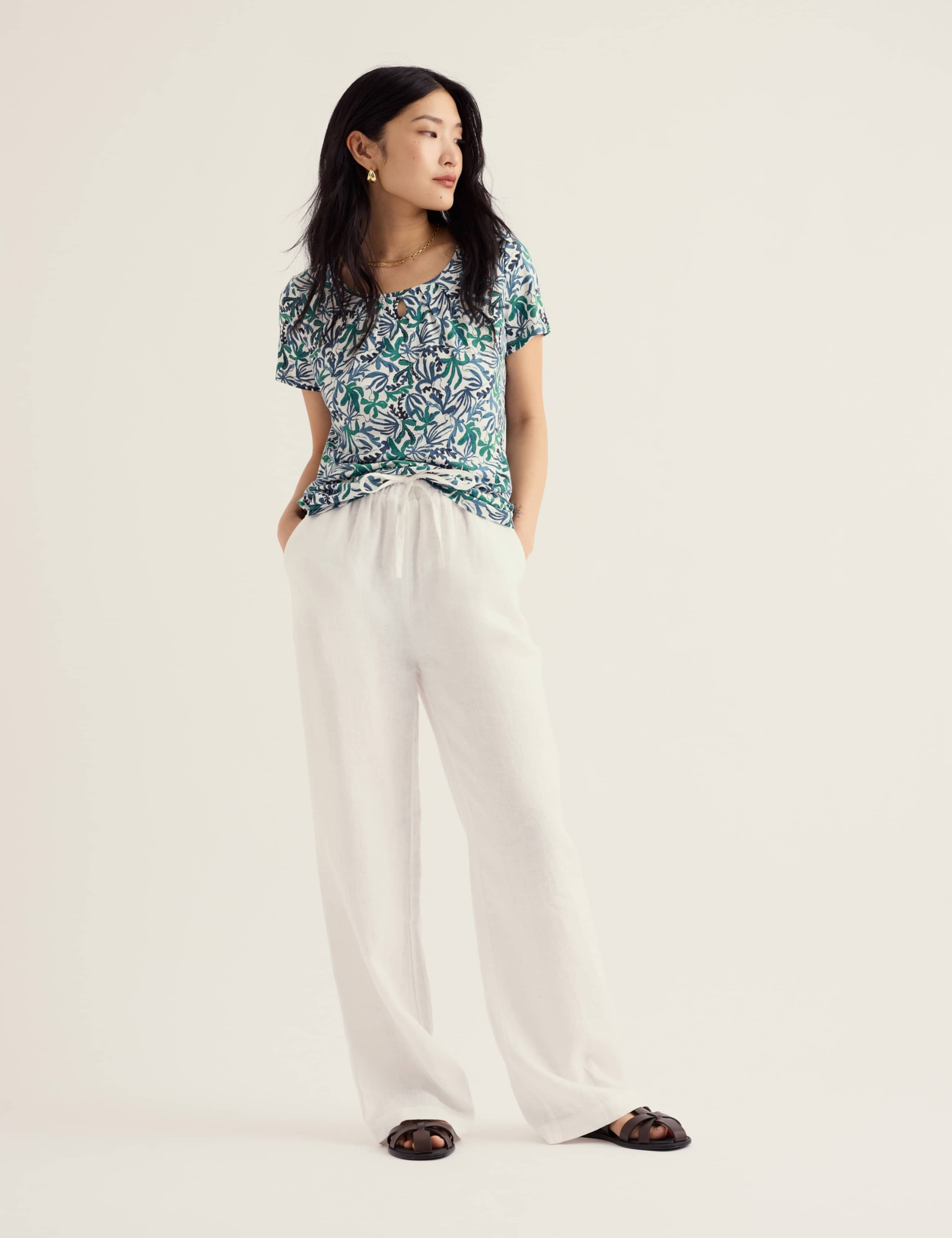 Cotton Blend Leaf Print Scoop Neck T-Shirt 3 of 5