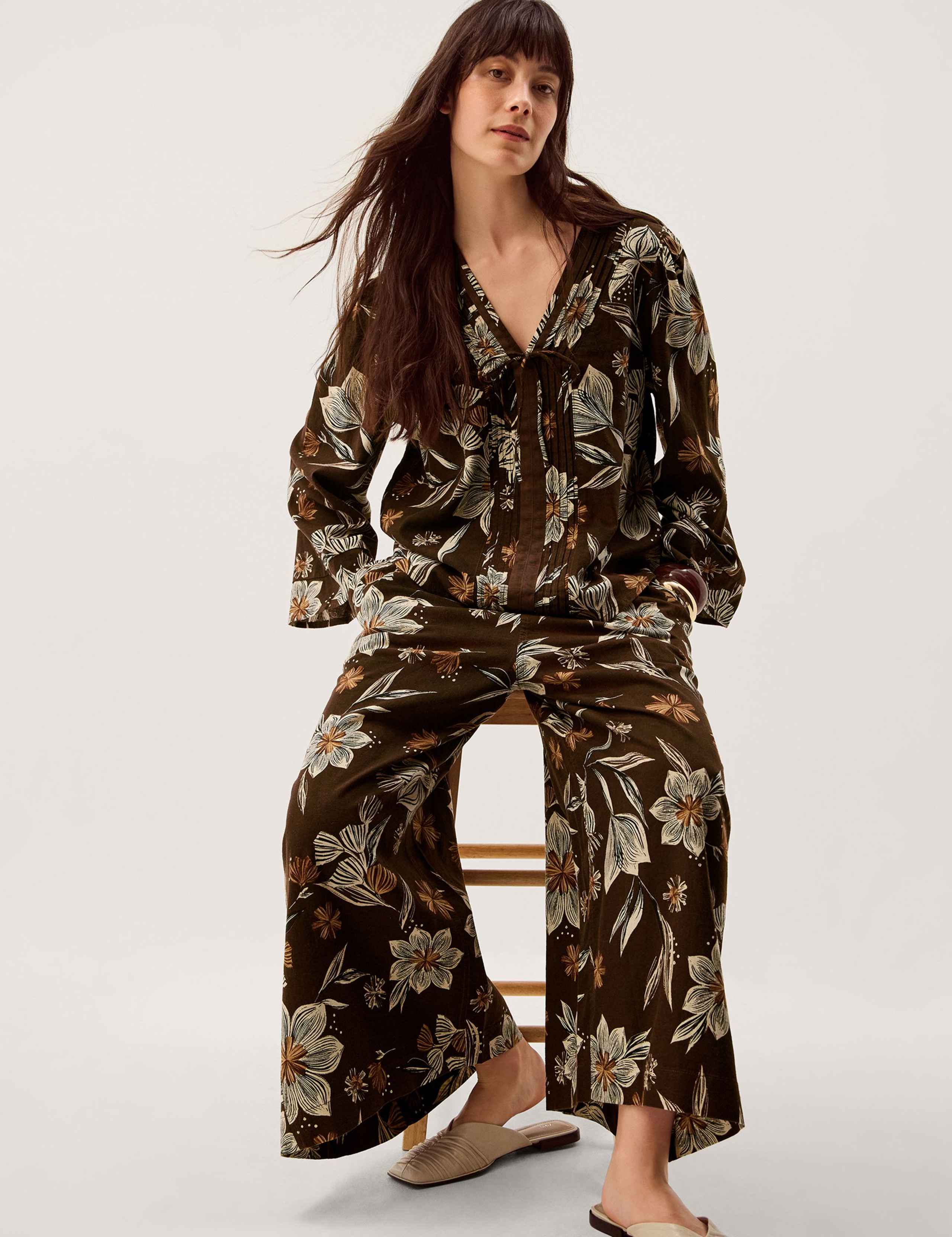 Linen Rich Floral Straight Leg Cropped Trousers 3 of 6