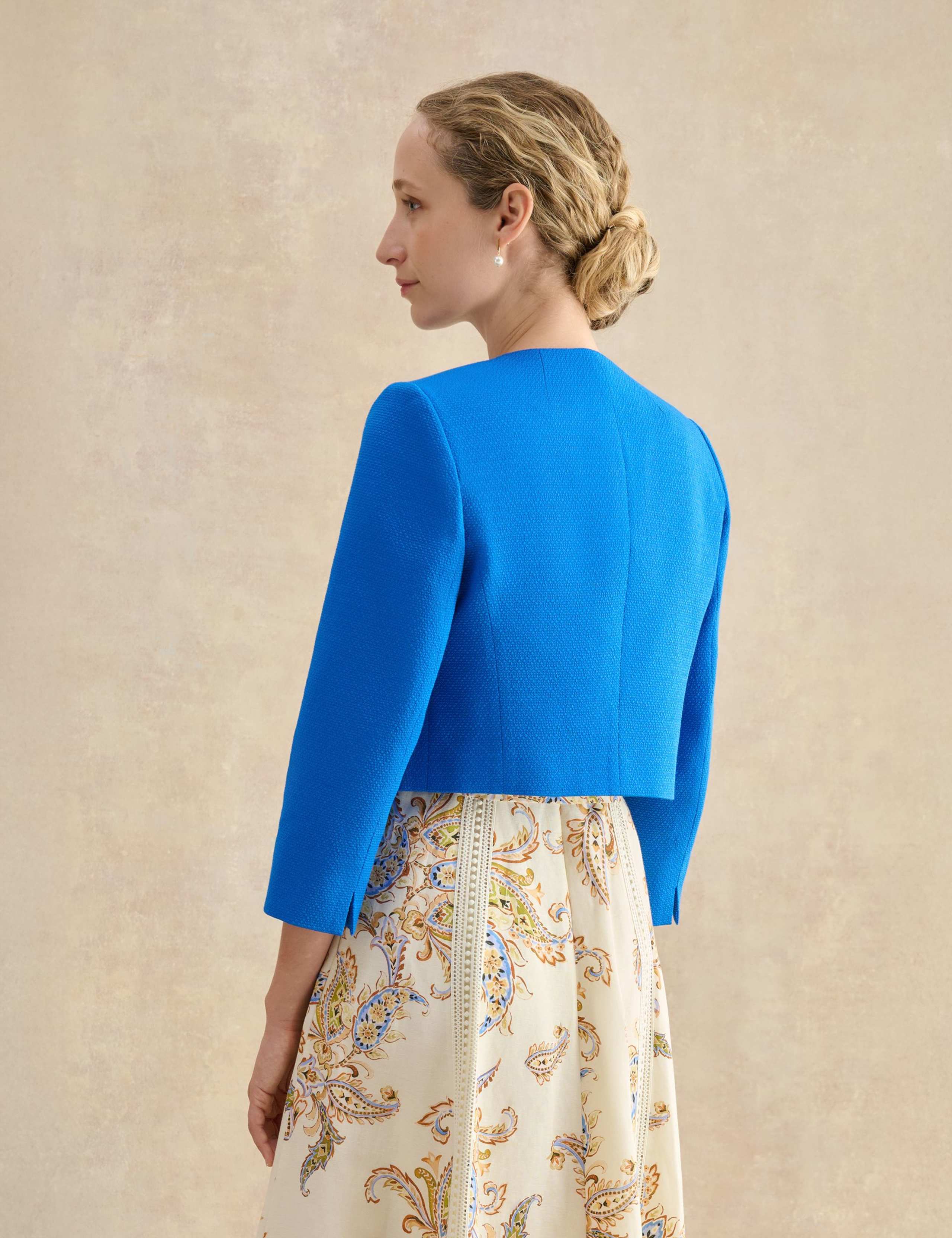 Textured Lightweight Cropped Jacket 4 of 5