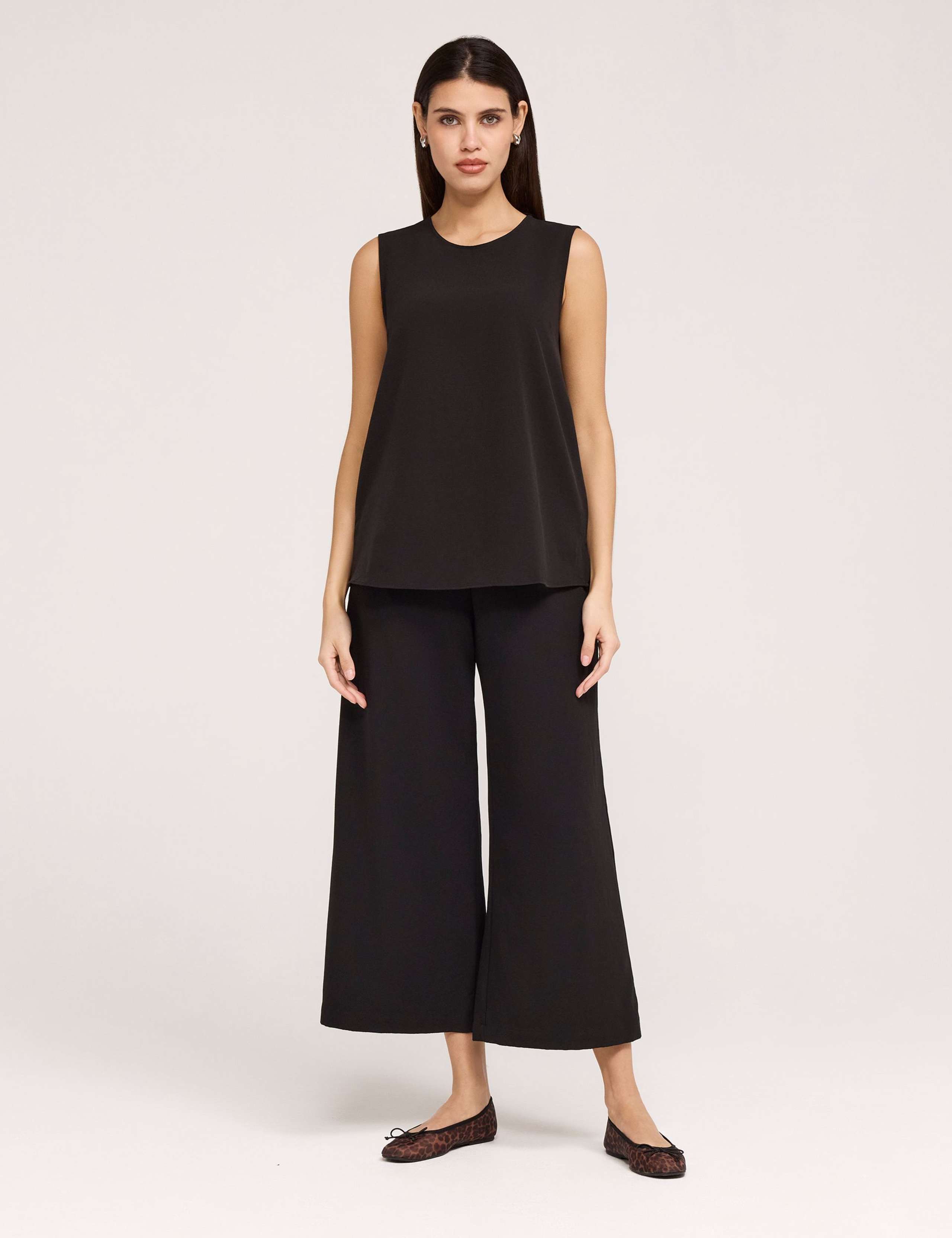 Round Neck Shell Top 2 of 8