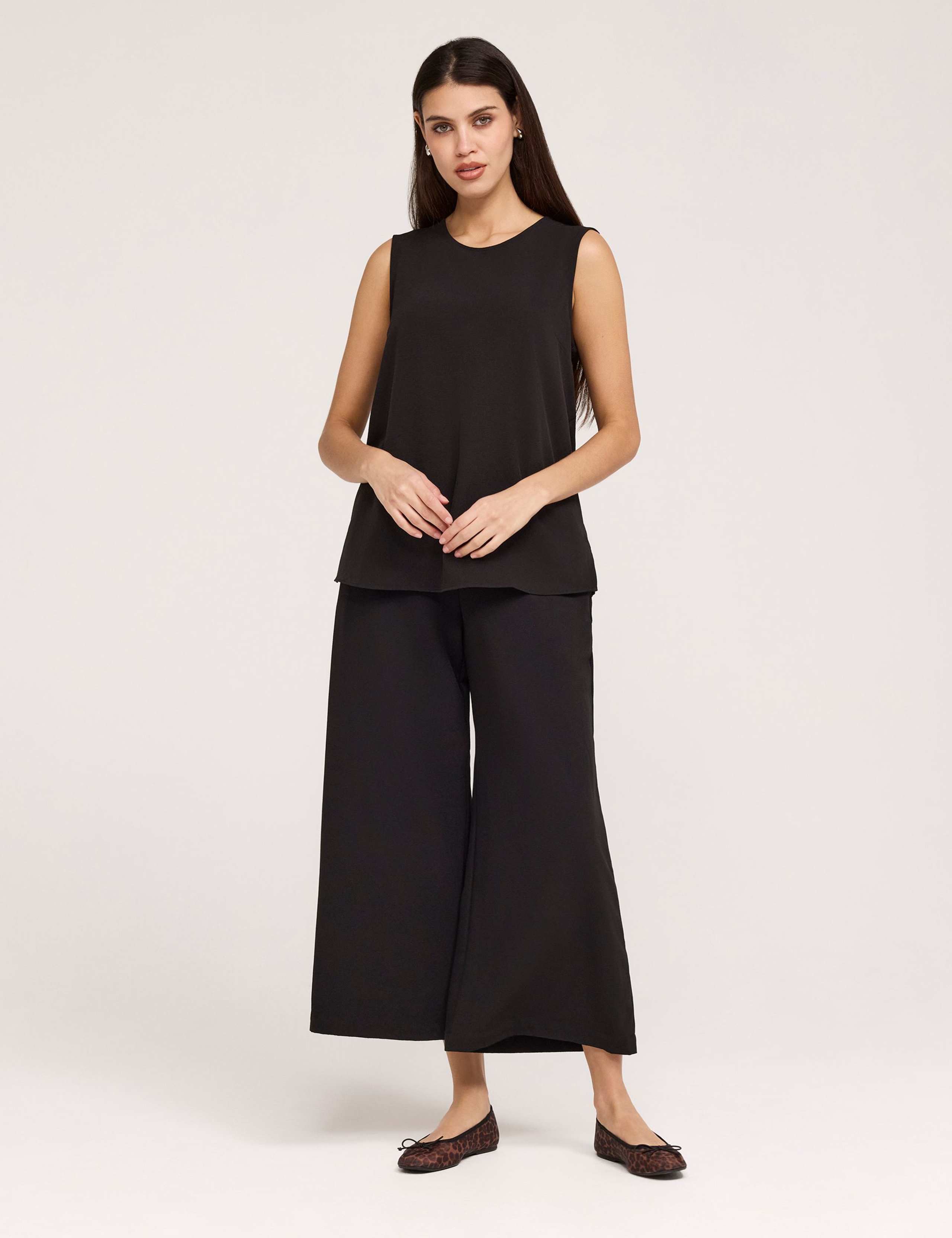 Round Neck Shell Top 3 of 8