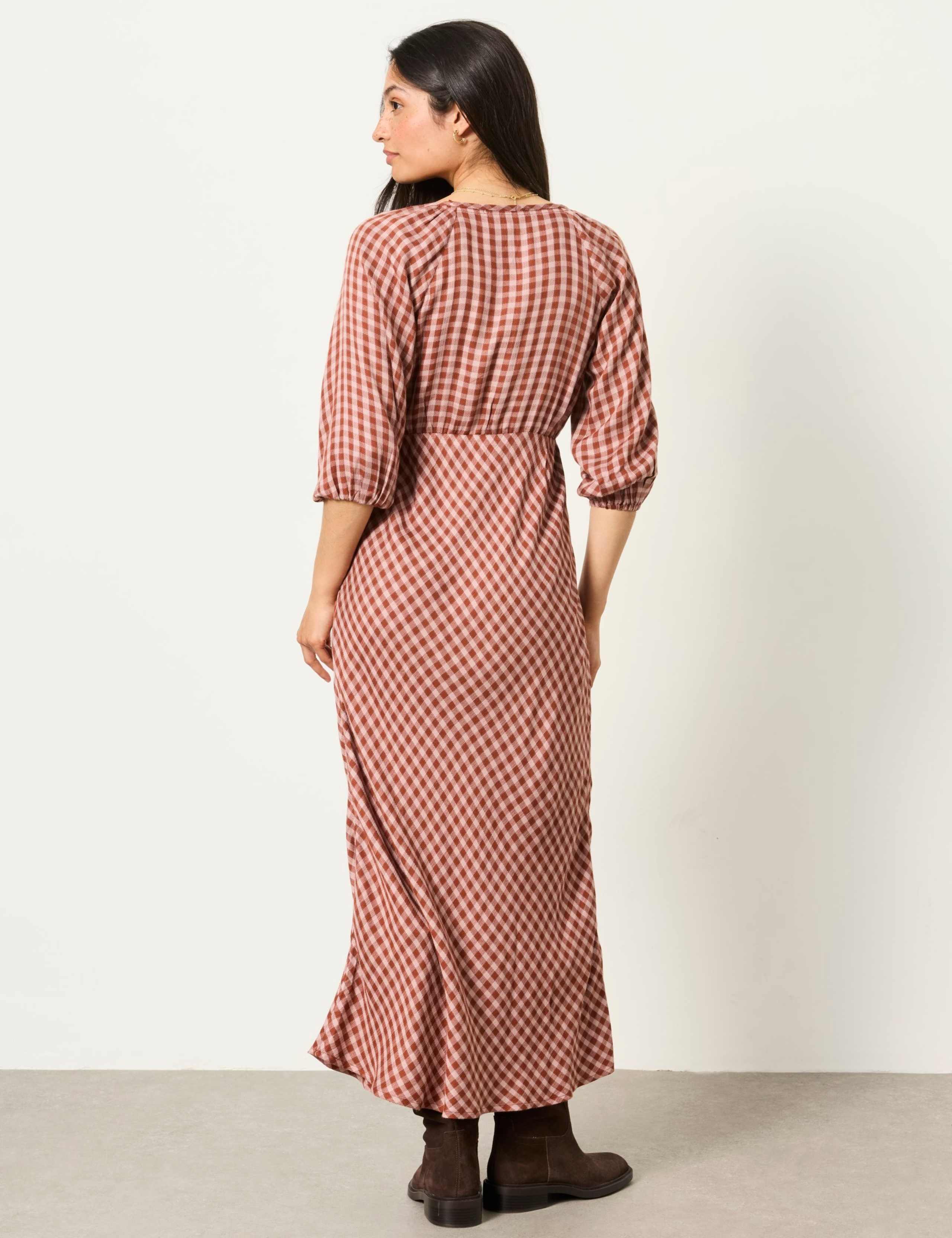 Checked V-Neck Tie Detail Maxi Waisted Dress 4 of 6