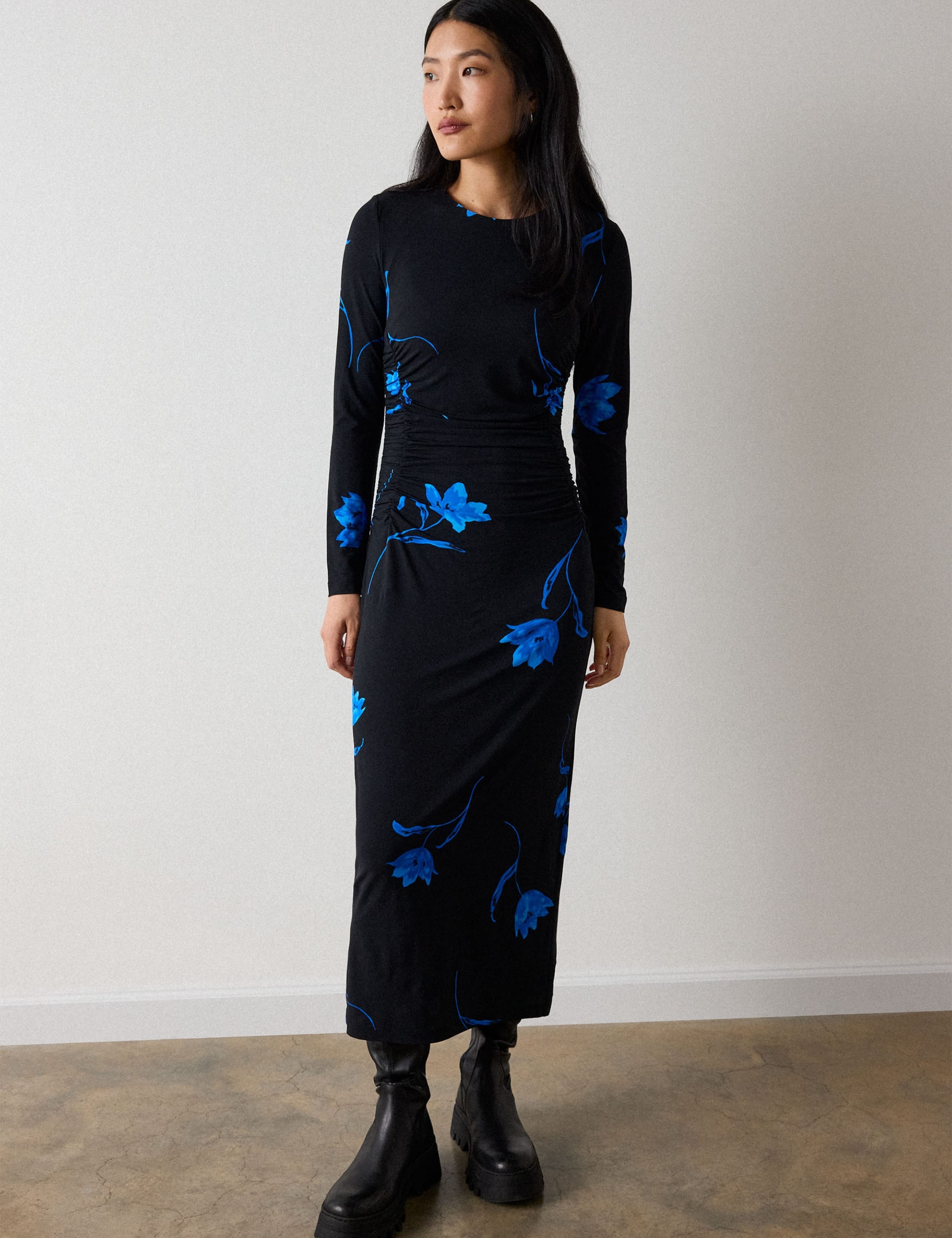 Jersey Animal Print V Neck Ruched Midi Dress 5 of 5