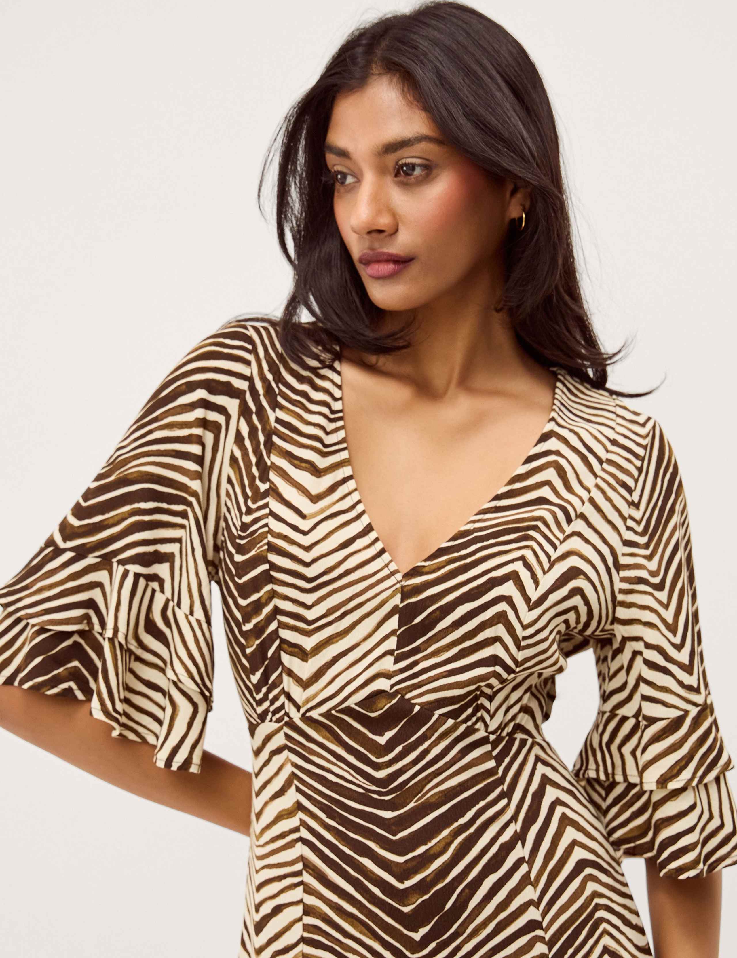 Animal Print V-Neck Midi Tea Dress 4 of 5