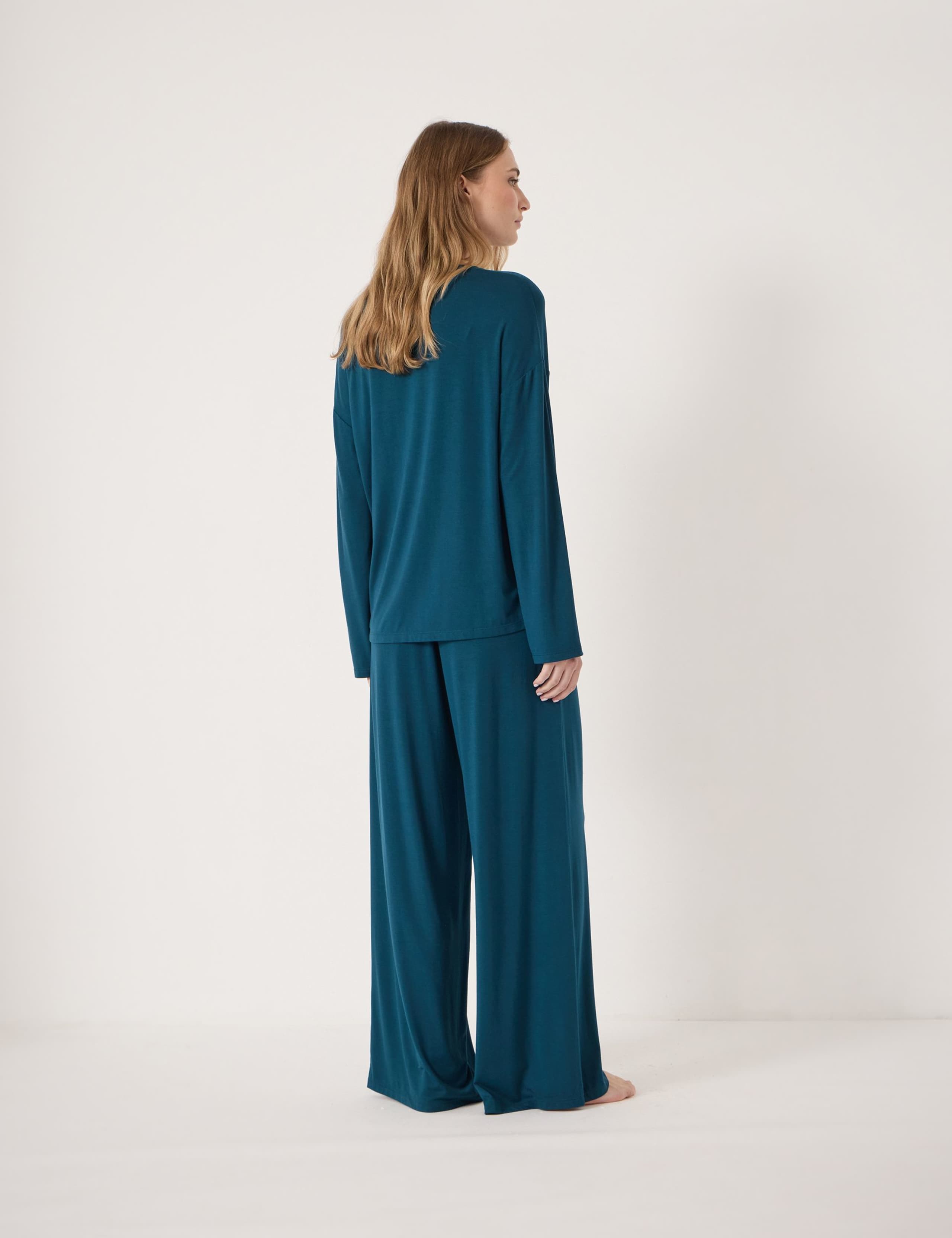 Modal Rich Pyjama Set 3 of 5