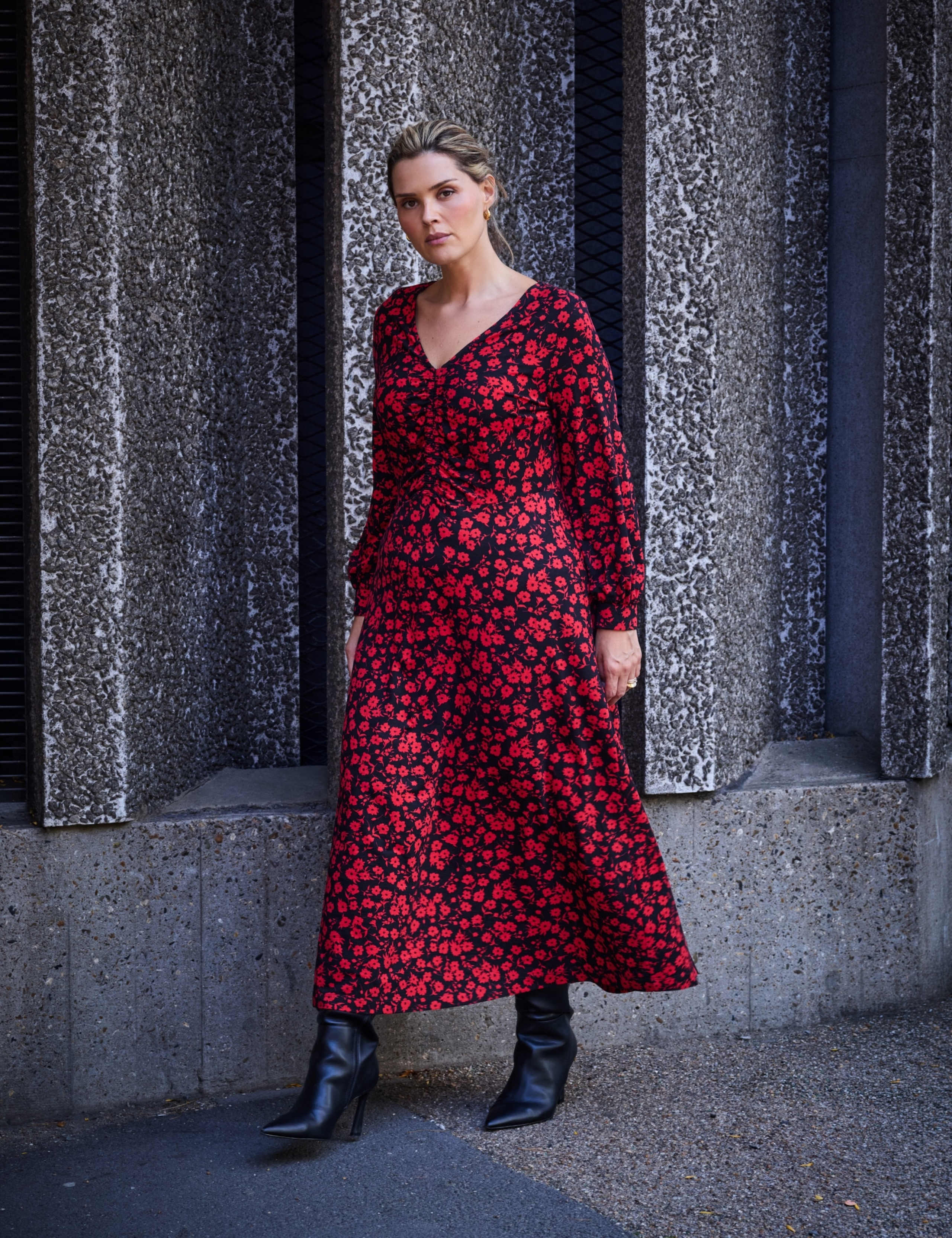 Curve Jersey Printed V Neck Midaxi Swing Dress 1 of 8