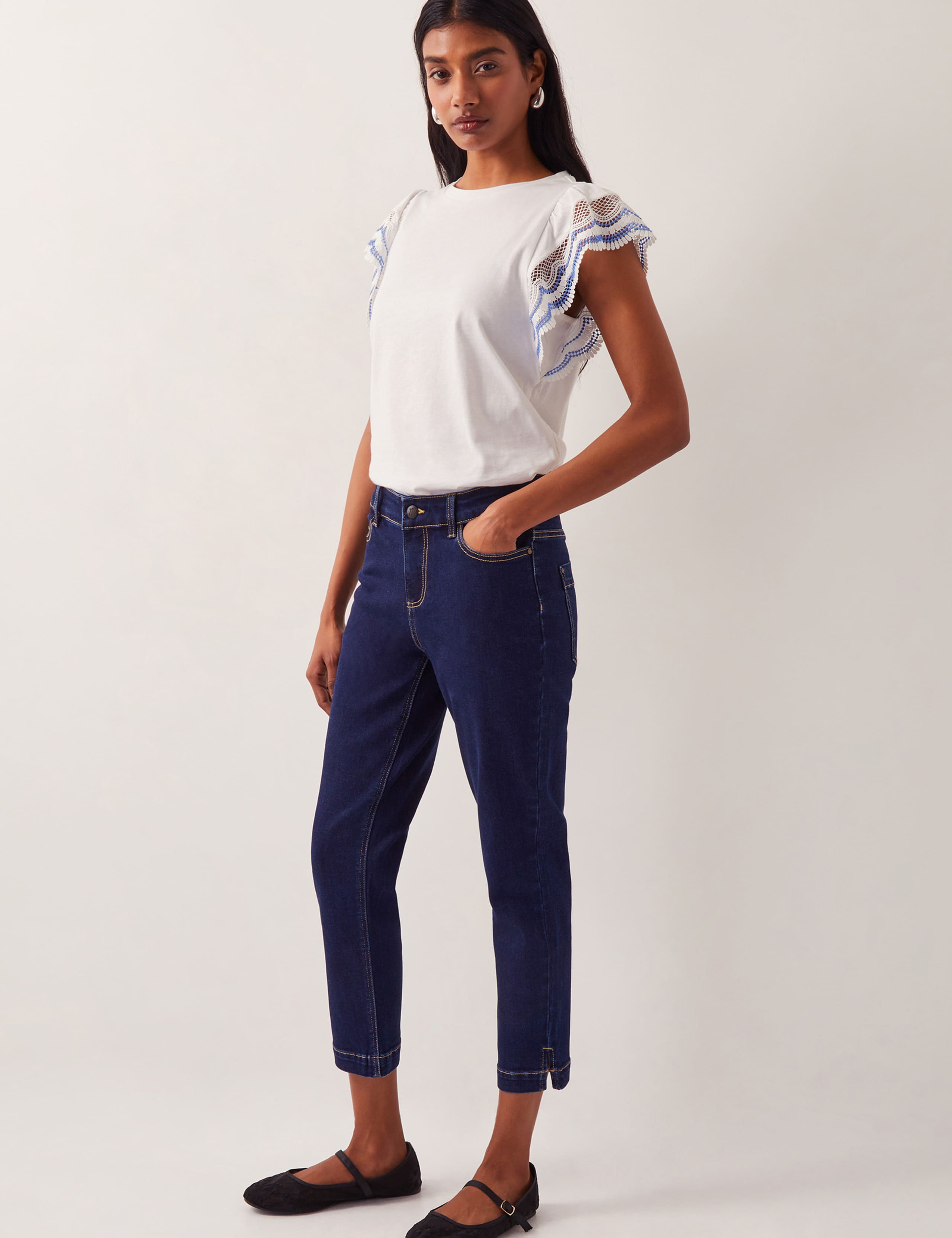 Mid Rise Cropped Jeans 2 of 4