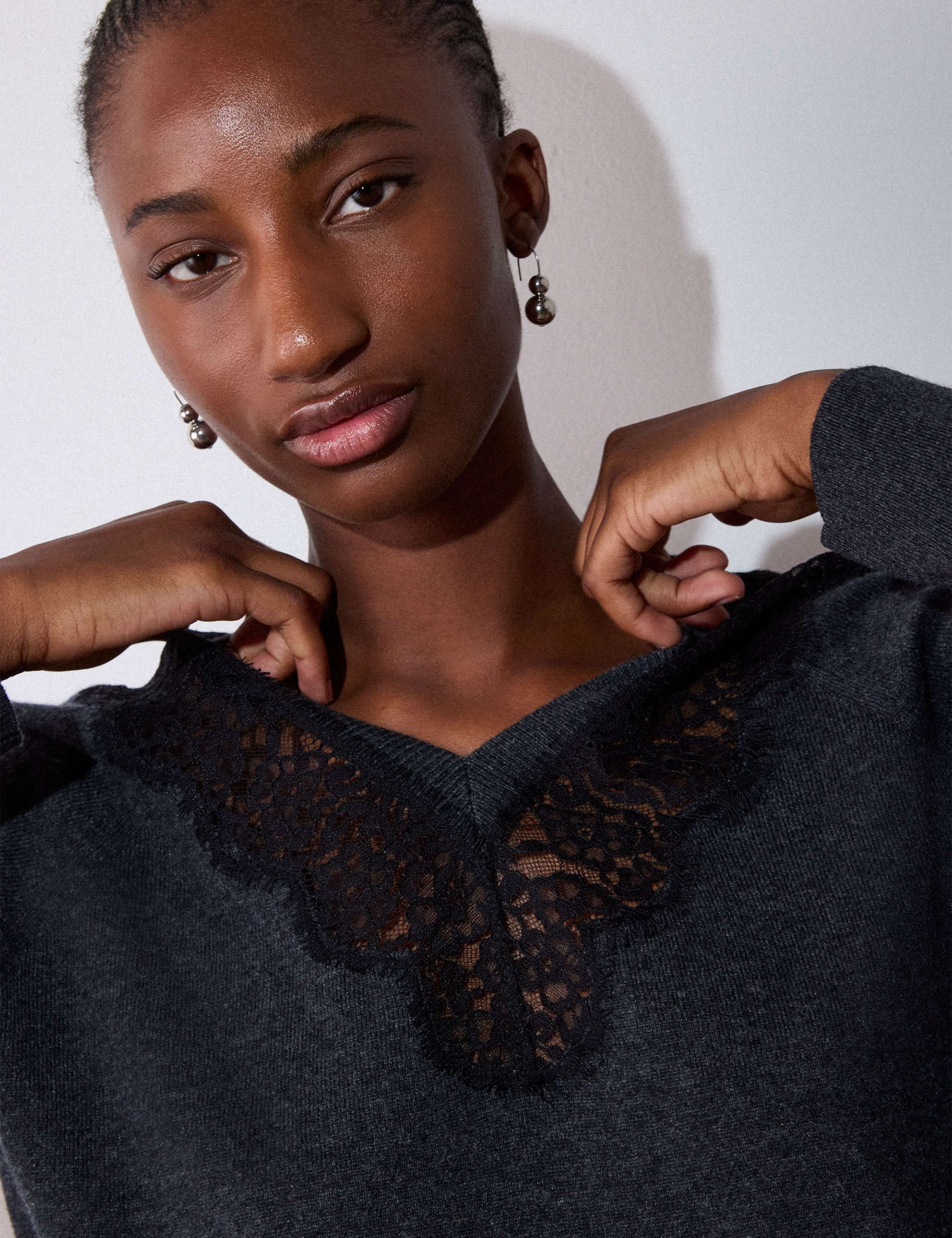 Wool Blend V-Neck Lace Trim Knitted Top 6 of 6